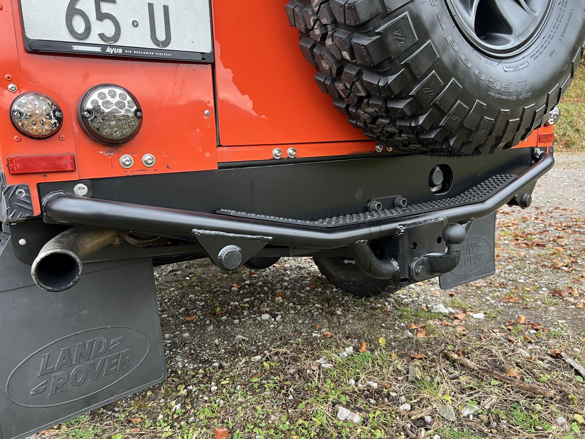 LAND ROVER Defender 110 SW 2.5 Td5 G4 Avus Performance-image-9