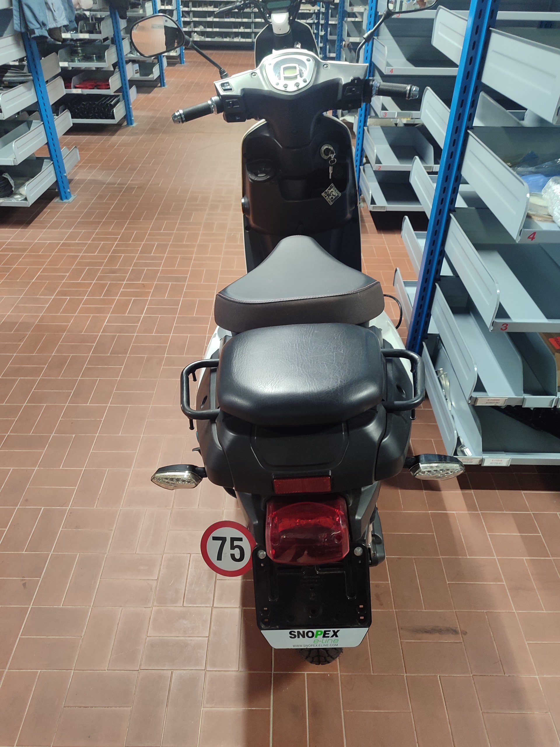 E-SCOOTER FD MOTORS F8-image-3