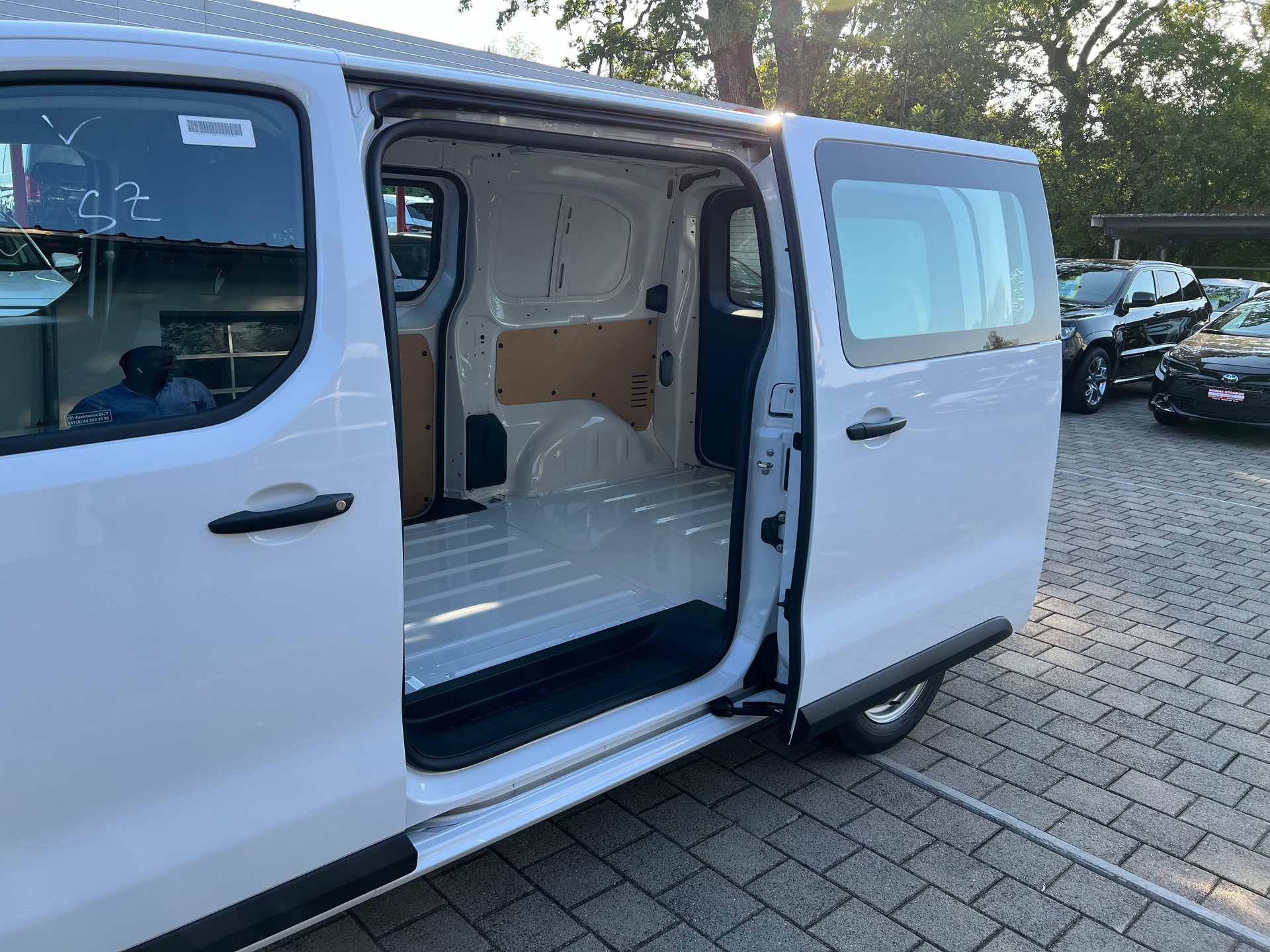 TOYOTA PROACE Van L1 2.0 D Active-image-10