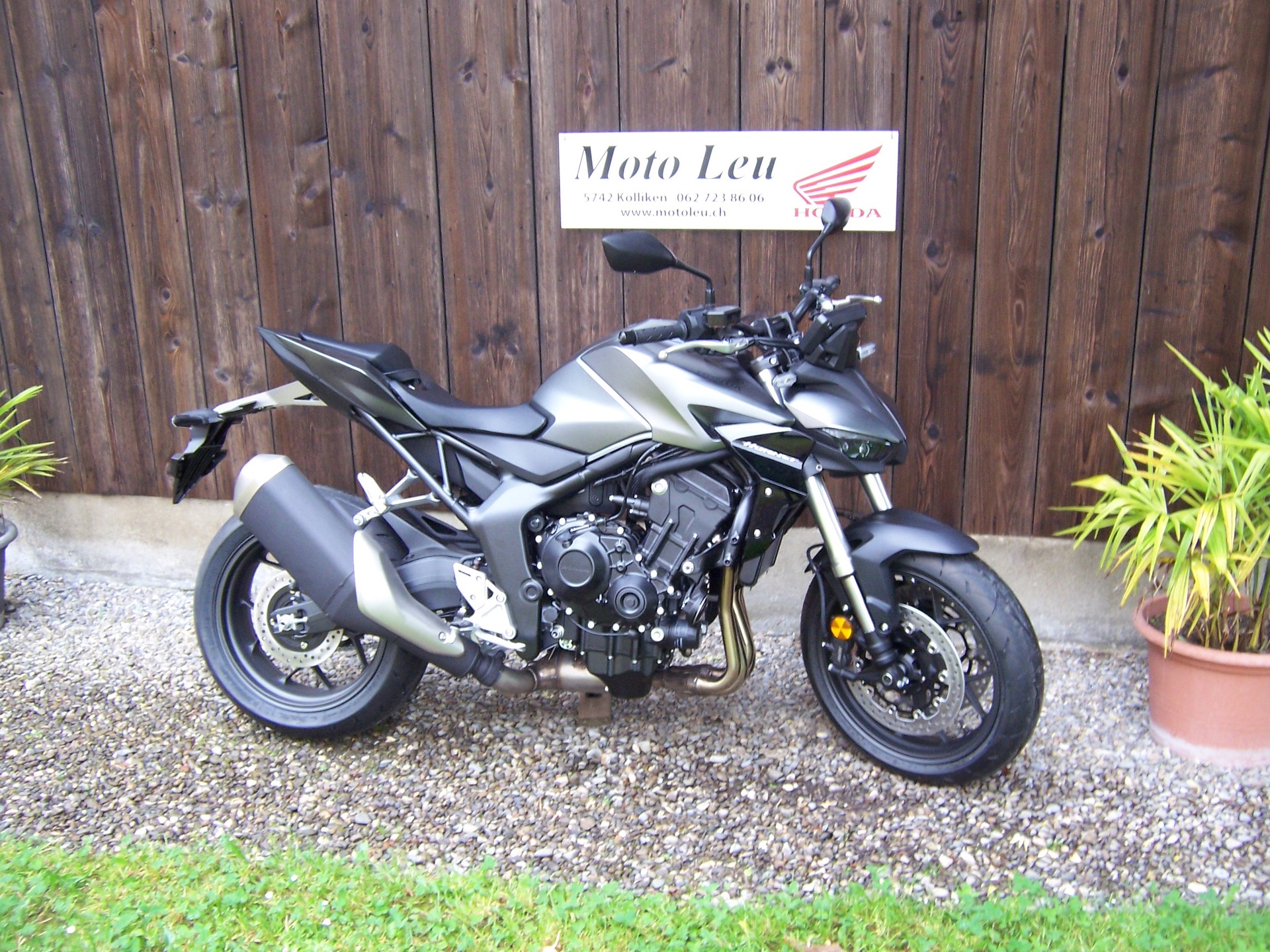 HONDA CB 1000 Hornet-image-1
