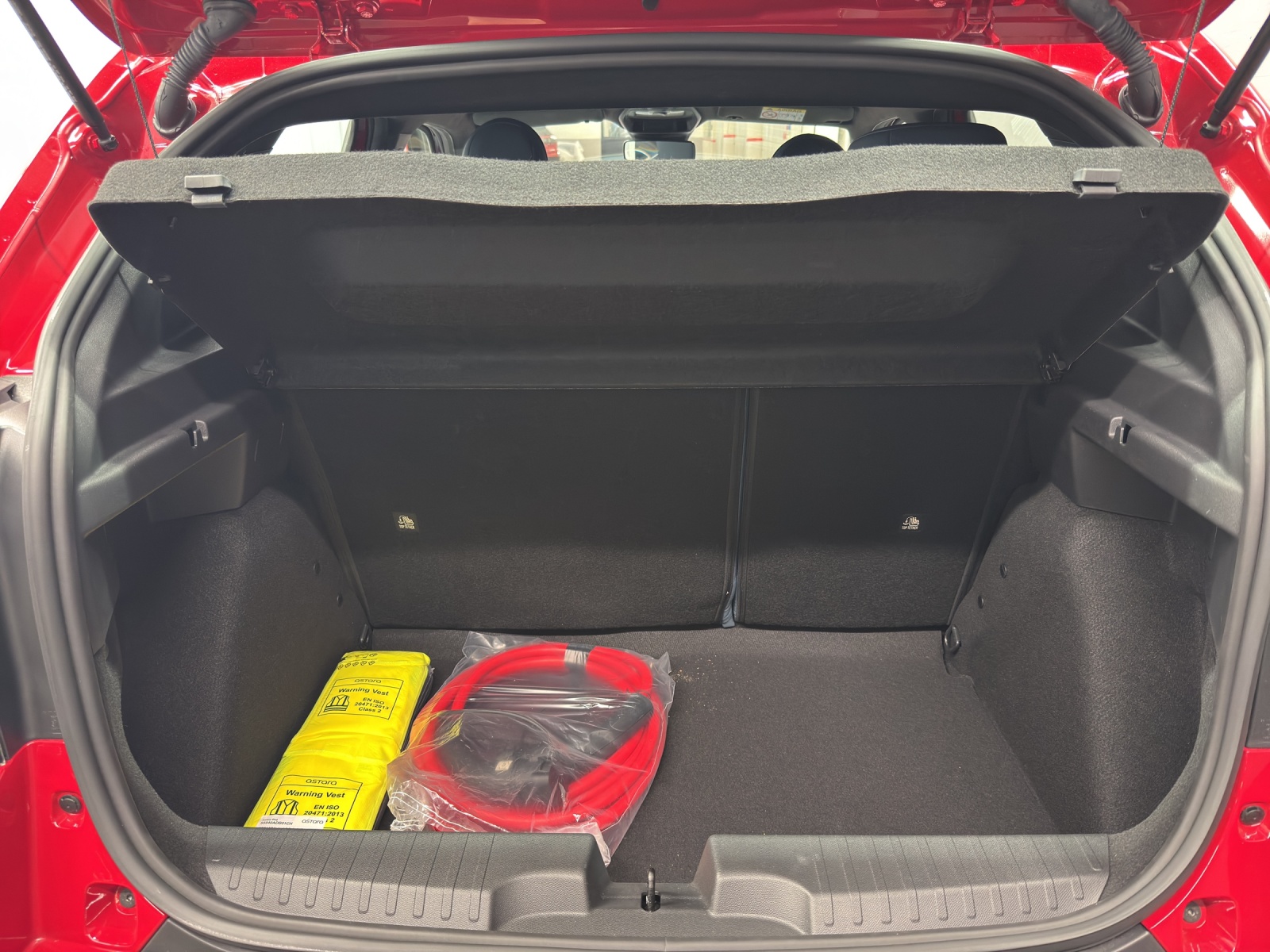 FIAT Grande Panda Red-image-10