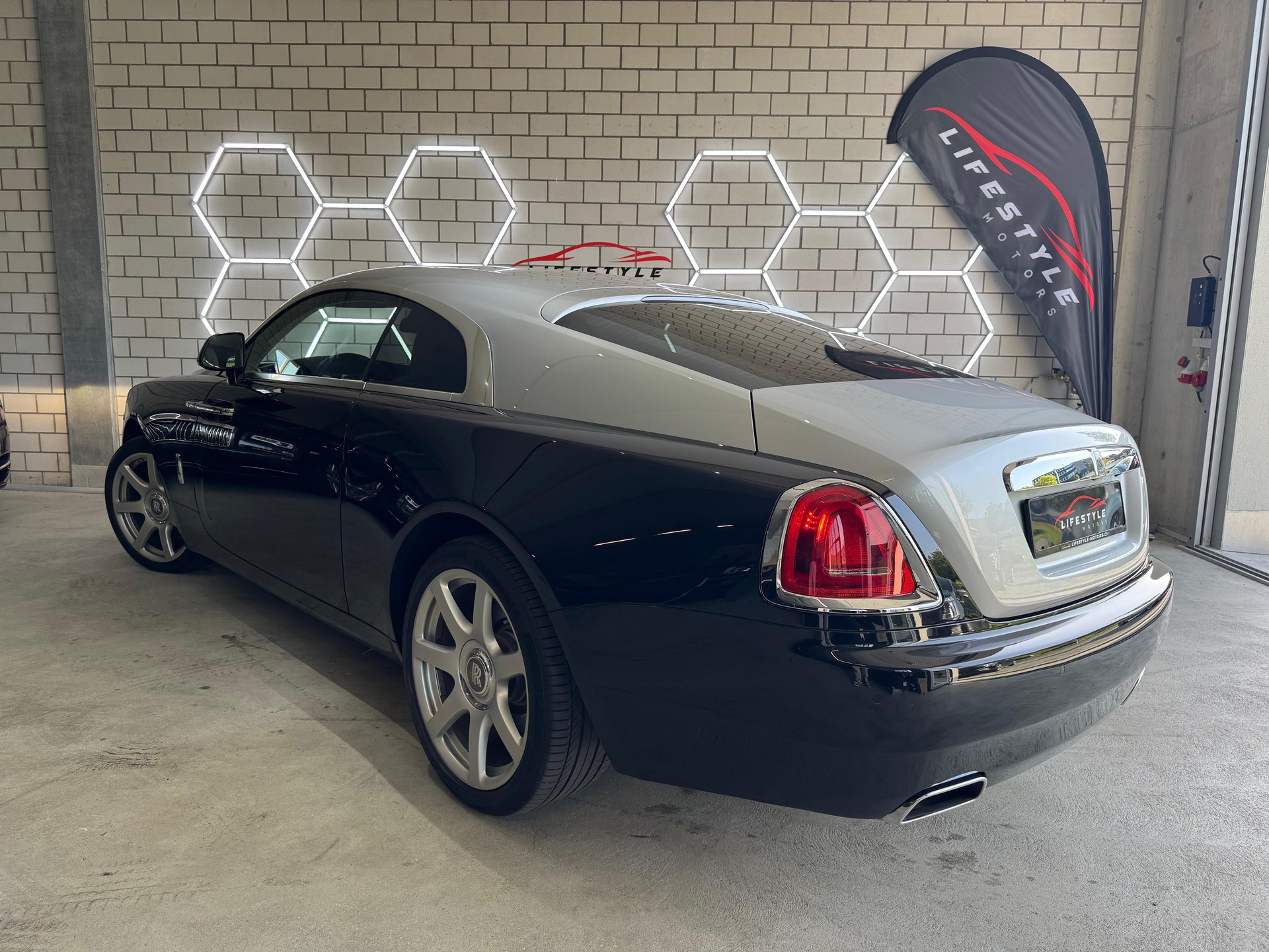 ROLLS-ROYCE Wraith 6.6 V12-image-2