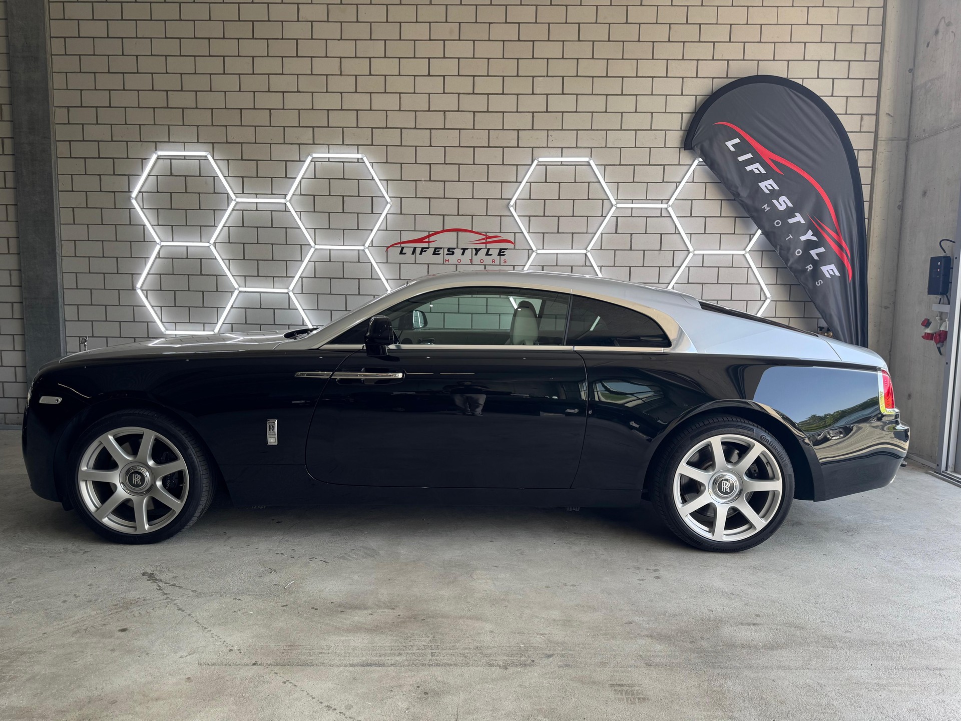 ROLLS-ROYCE Wraith 6.6 V12-image-1
