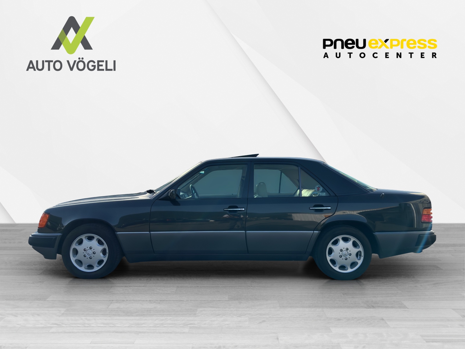 MERCEDES-BENZ 320 E-showroom-element-2