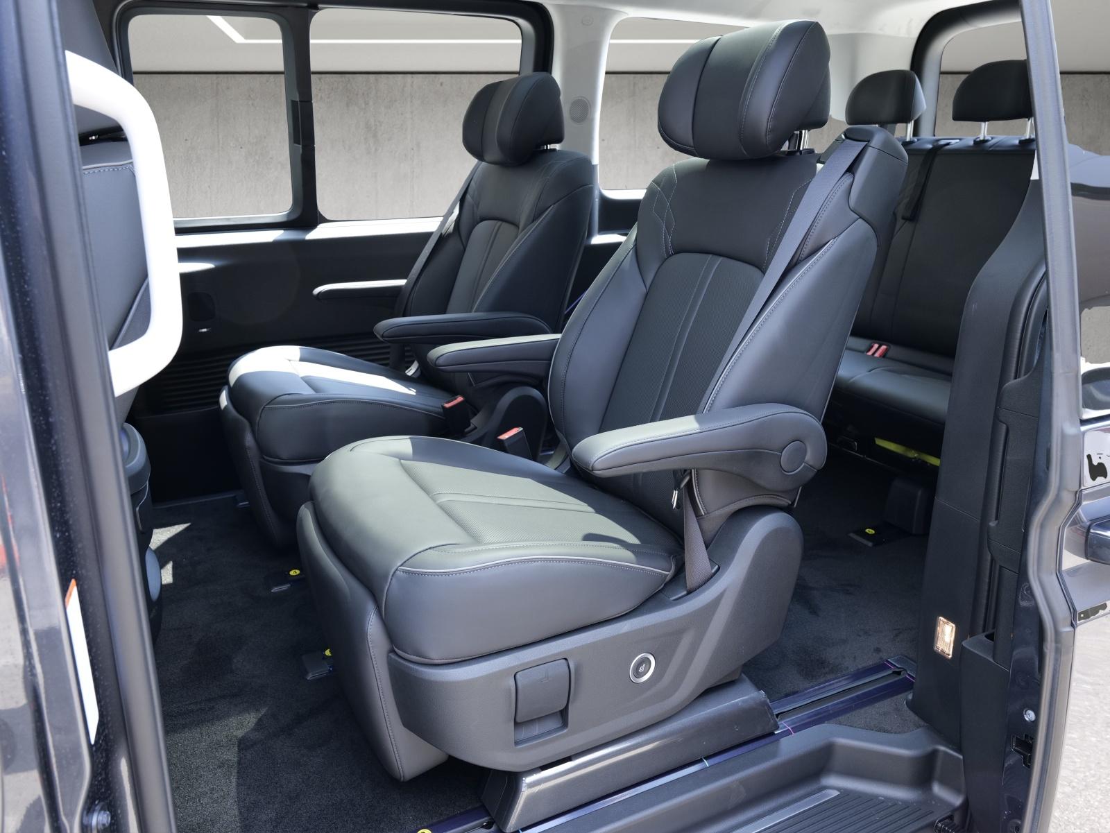 HYUNDAI Staria Premium 1.6 GDi HEV Vertex-image-12