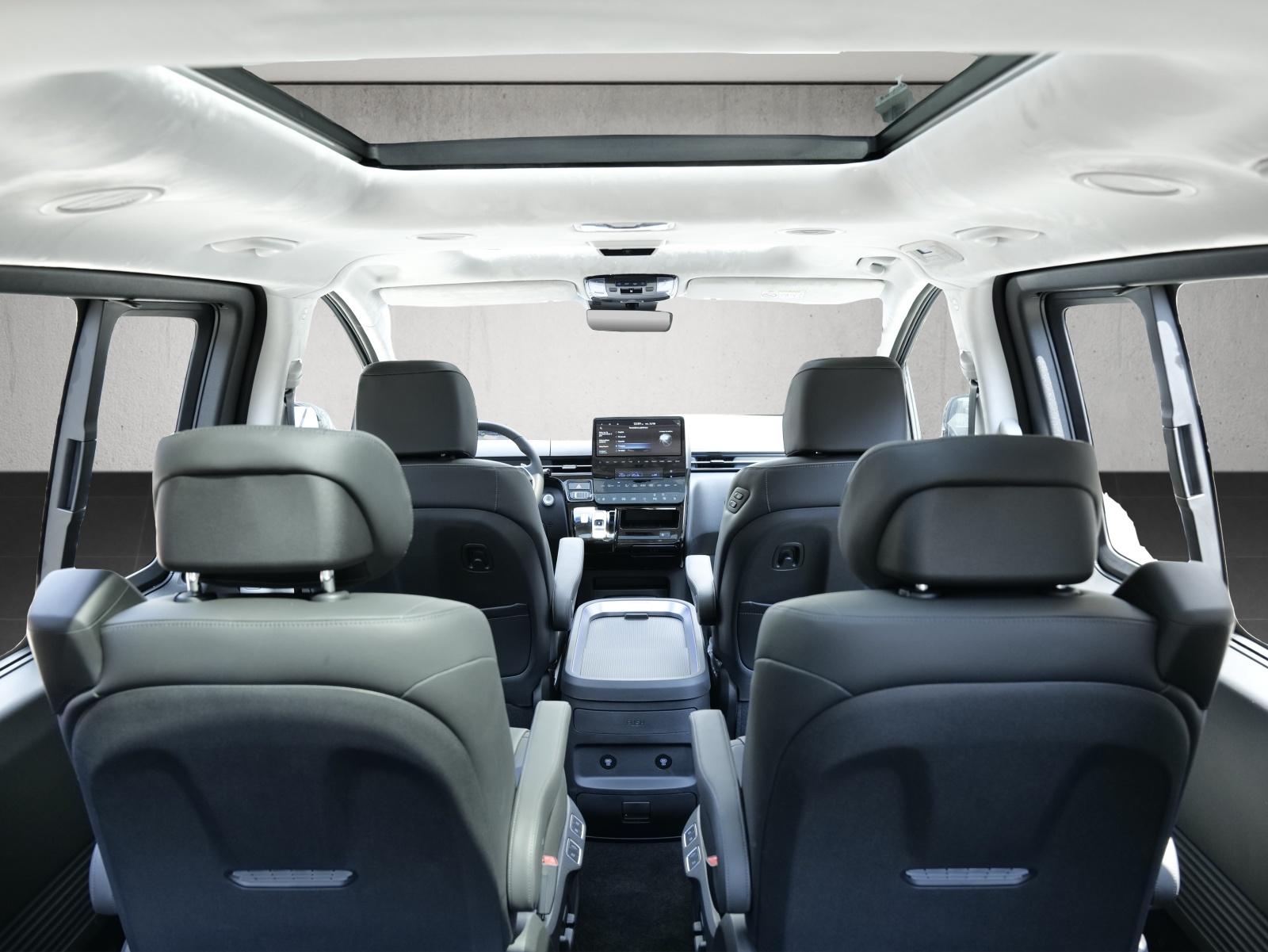 HYUNDAI Staria Premium 1.6 GDi HEV Vertex-image-19