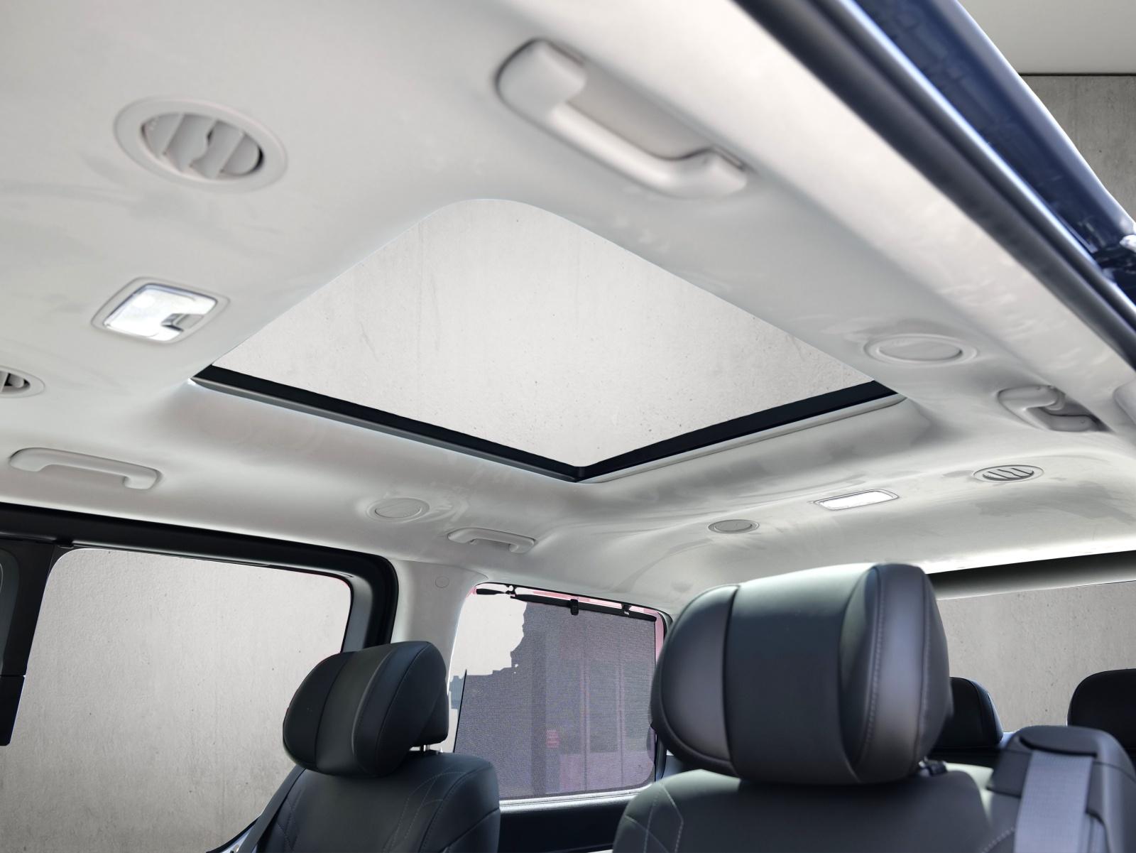 HYUNDAI Staria Premium 1.6 GDi HEV Vertex-image-6