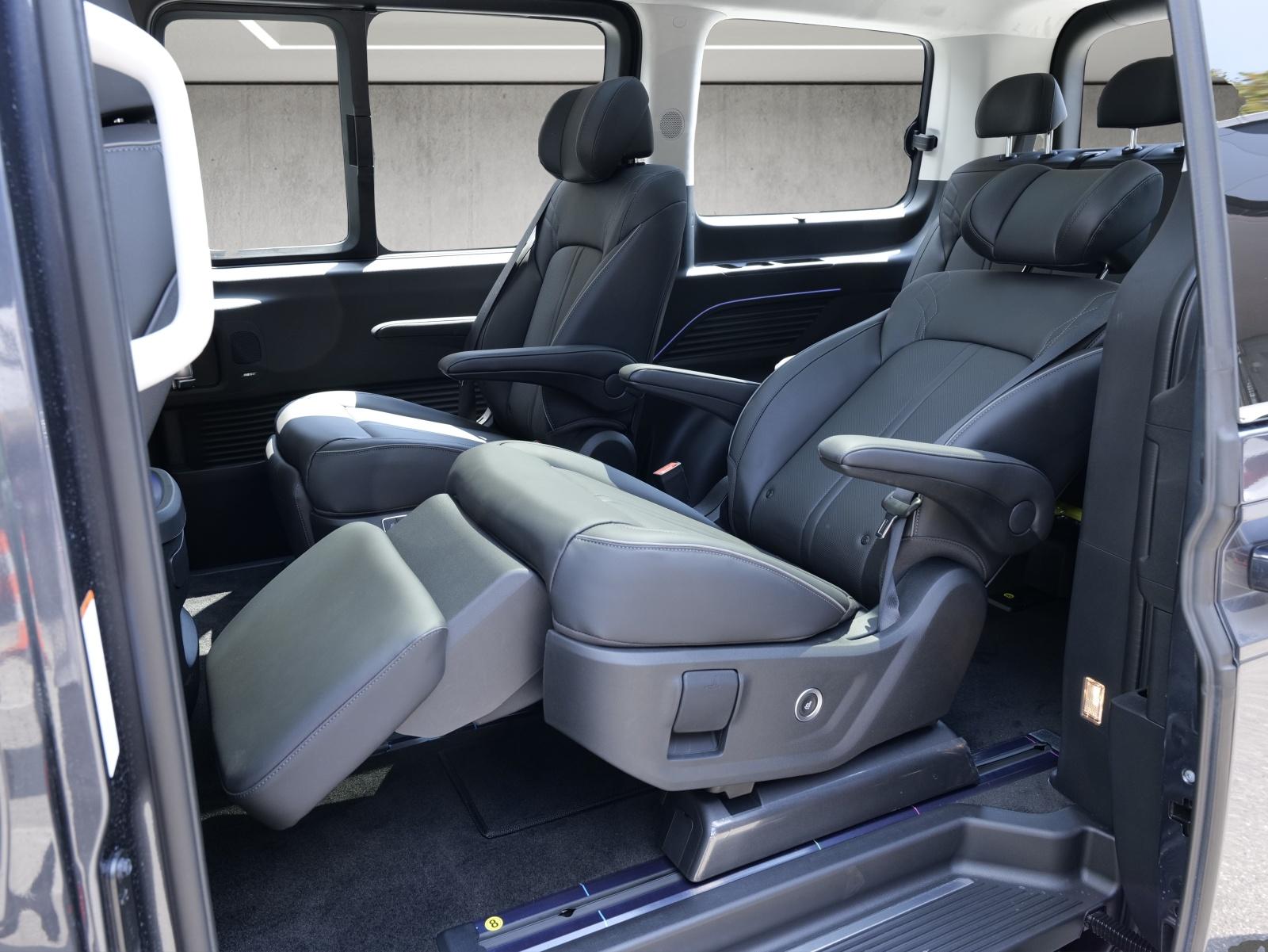 HYUNDAI Staria Premium 1.6 GDi HEV Vertex-image-13