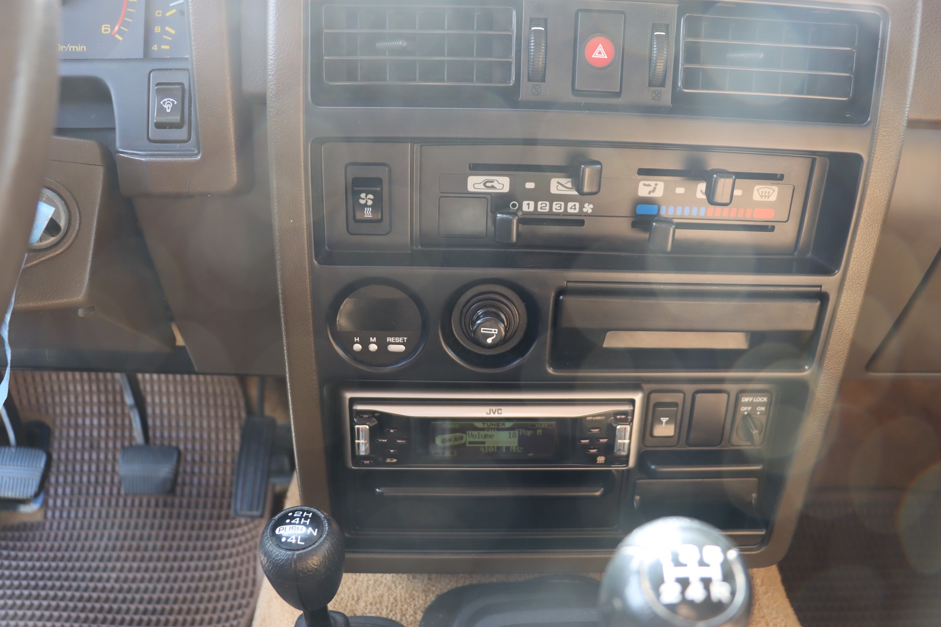 NISSAN Patrol GR 2.8 DL Wagon-image-14
