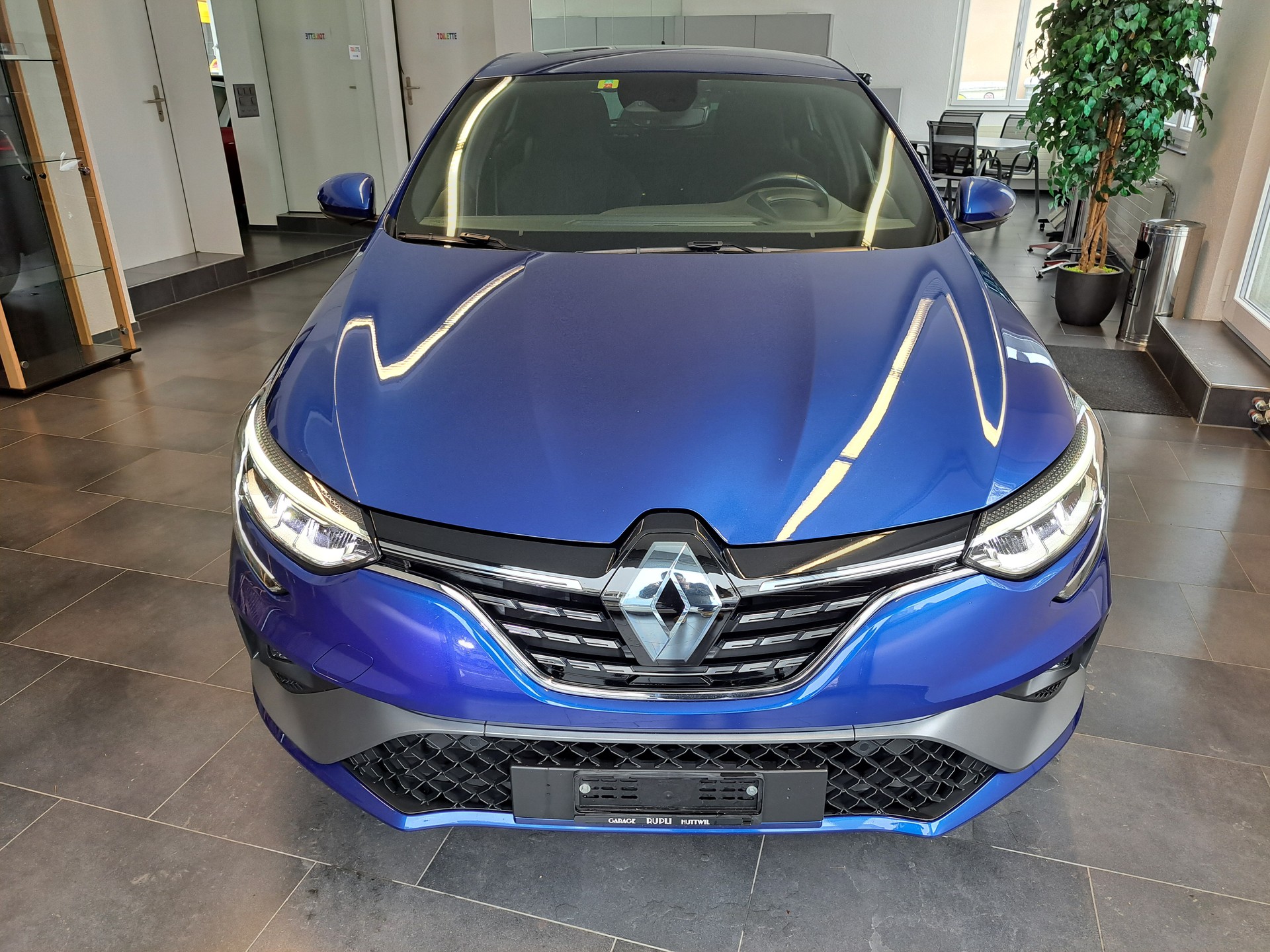 RENAULT Mégane Berline 1.3 16V R.S.Line EDC-showroom-element-1