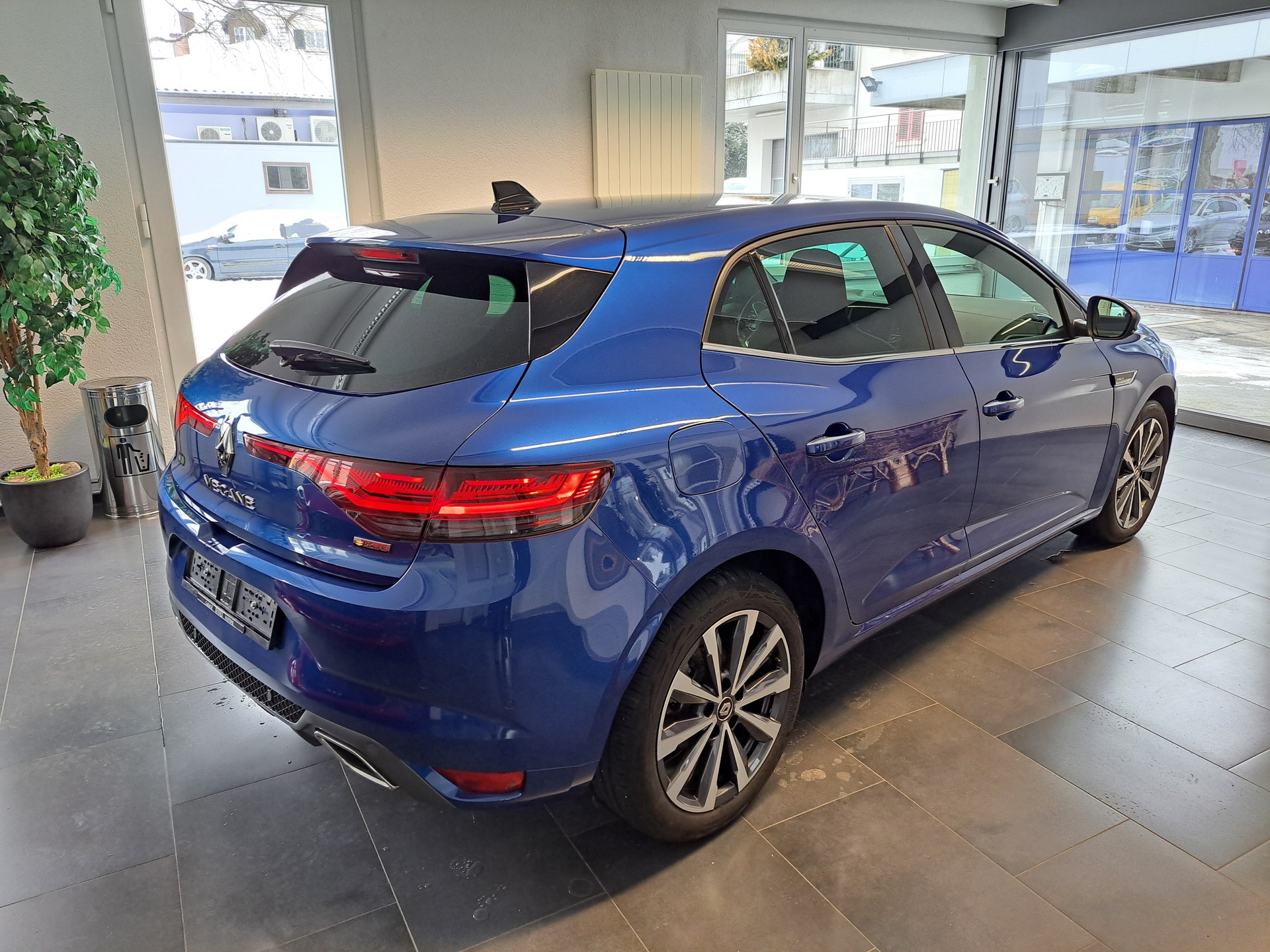 RENAULT Mégane Berline 1.3 16V R.S.Line EDC-image-4