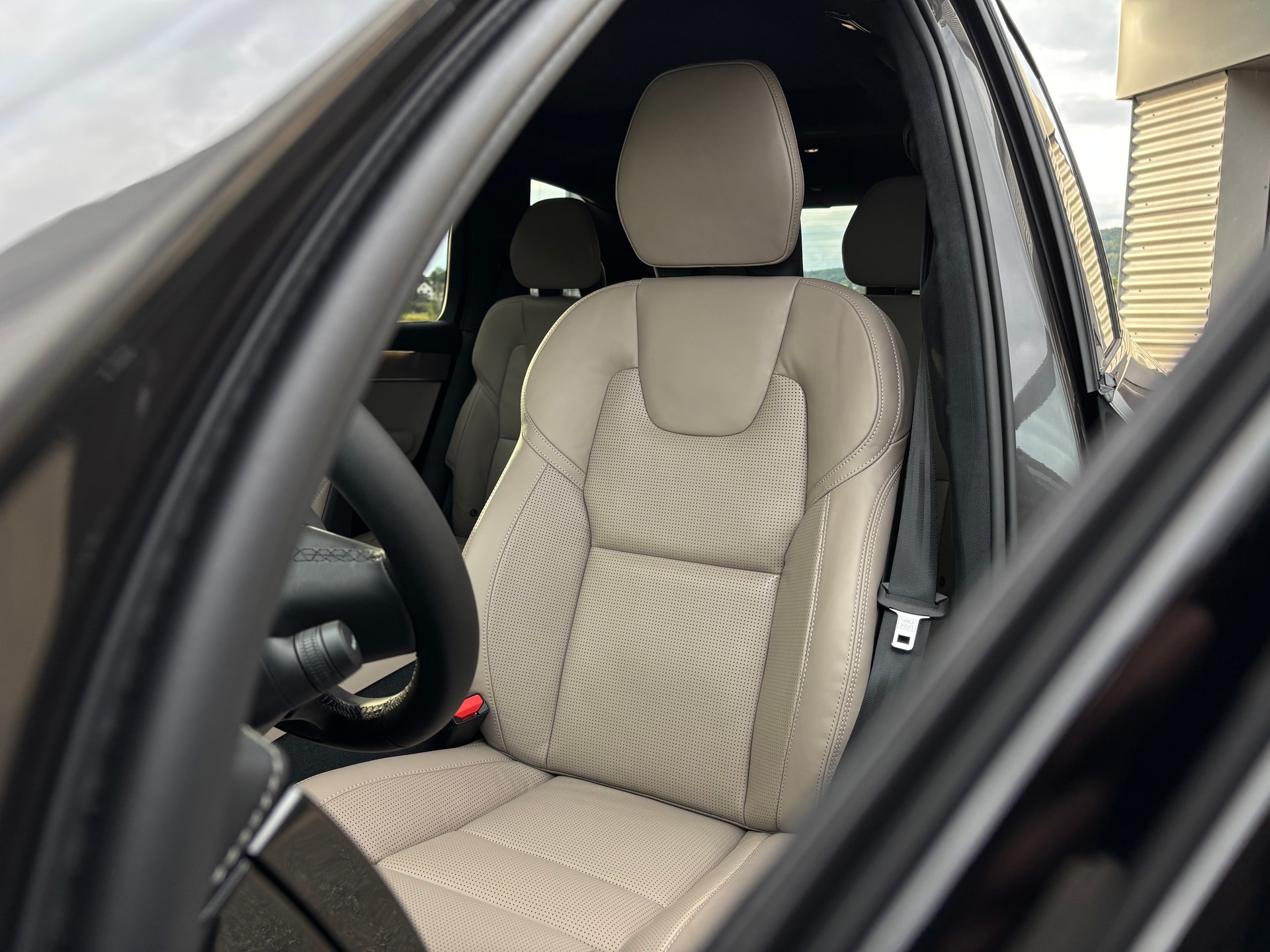 VOLVO XC90 2.0 T8 TE Ultra Dark eAWD-showroom-element-3