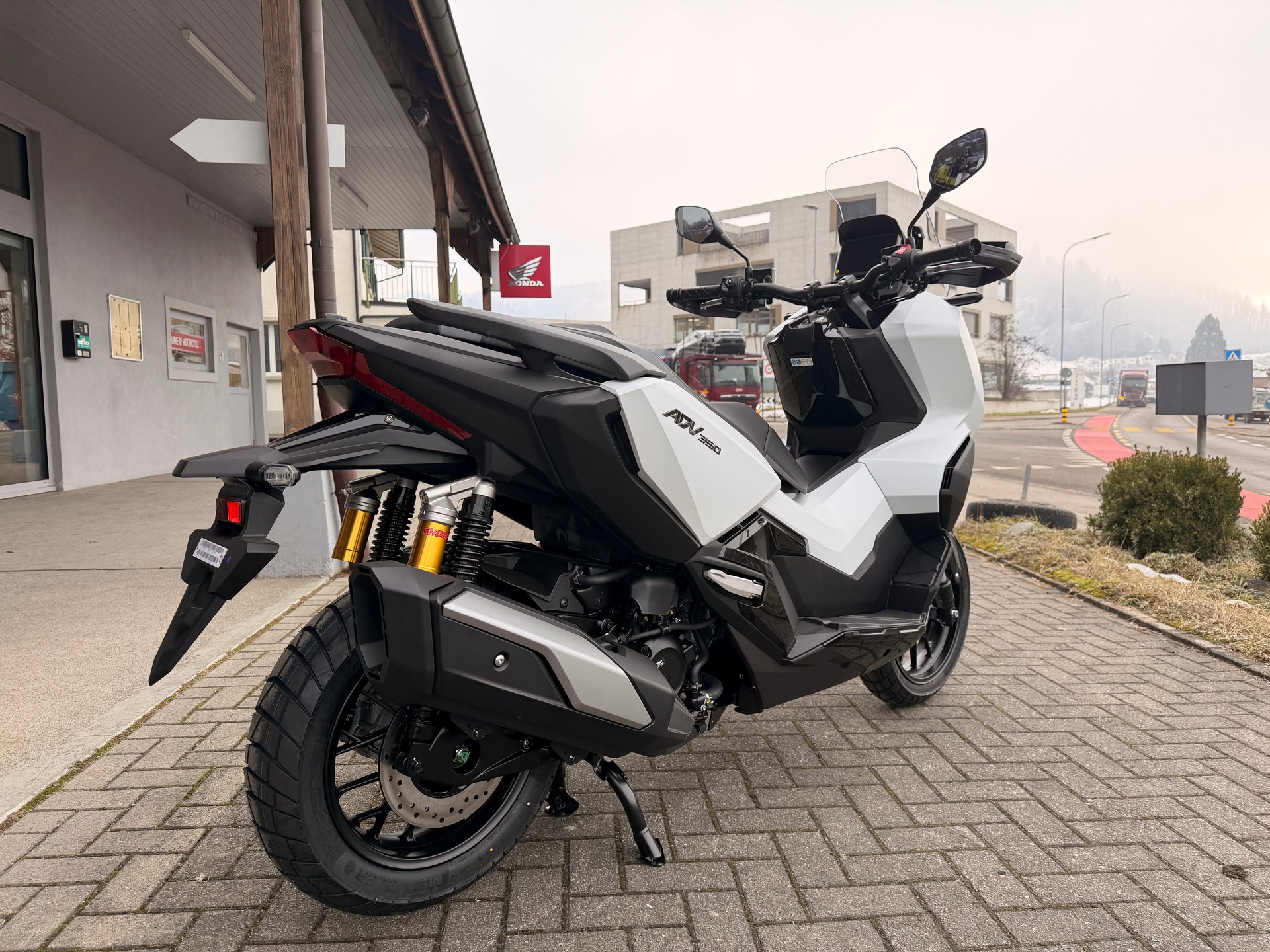 HONDA ADV 350-image-2