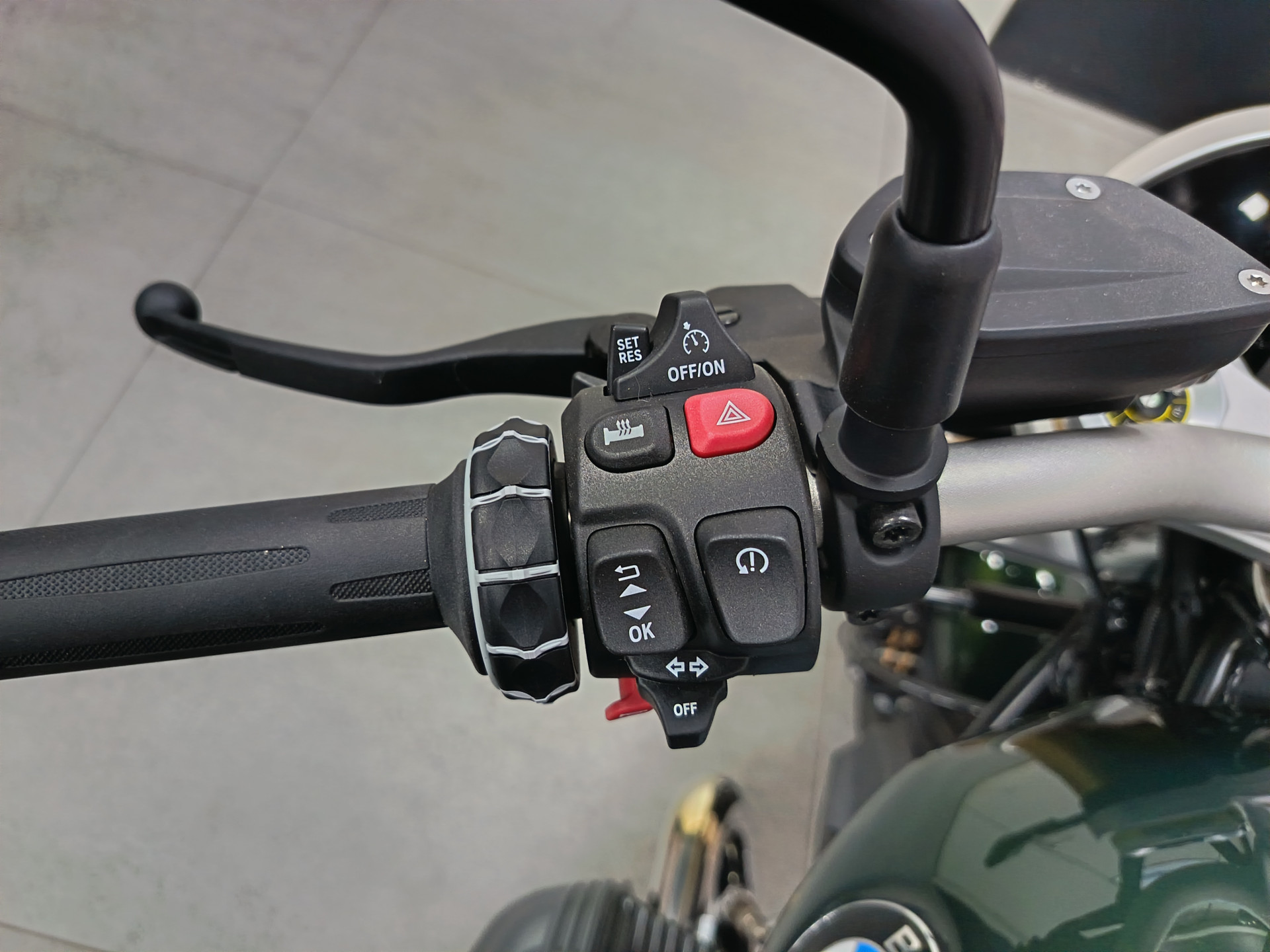 BMW R 12 nineT *** Leasing 3.9% ***-image-6