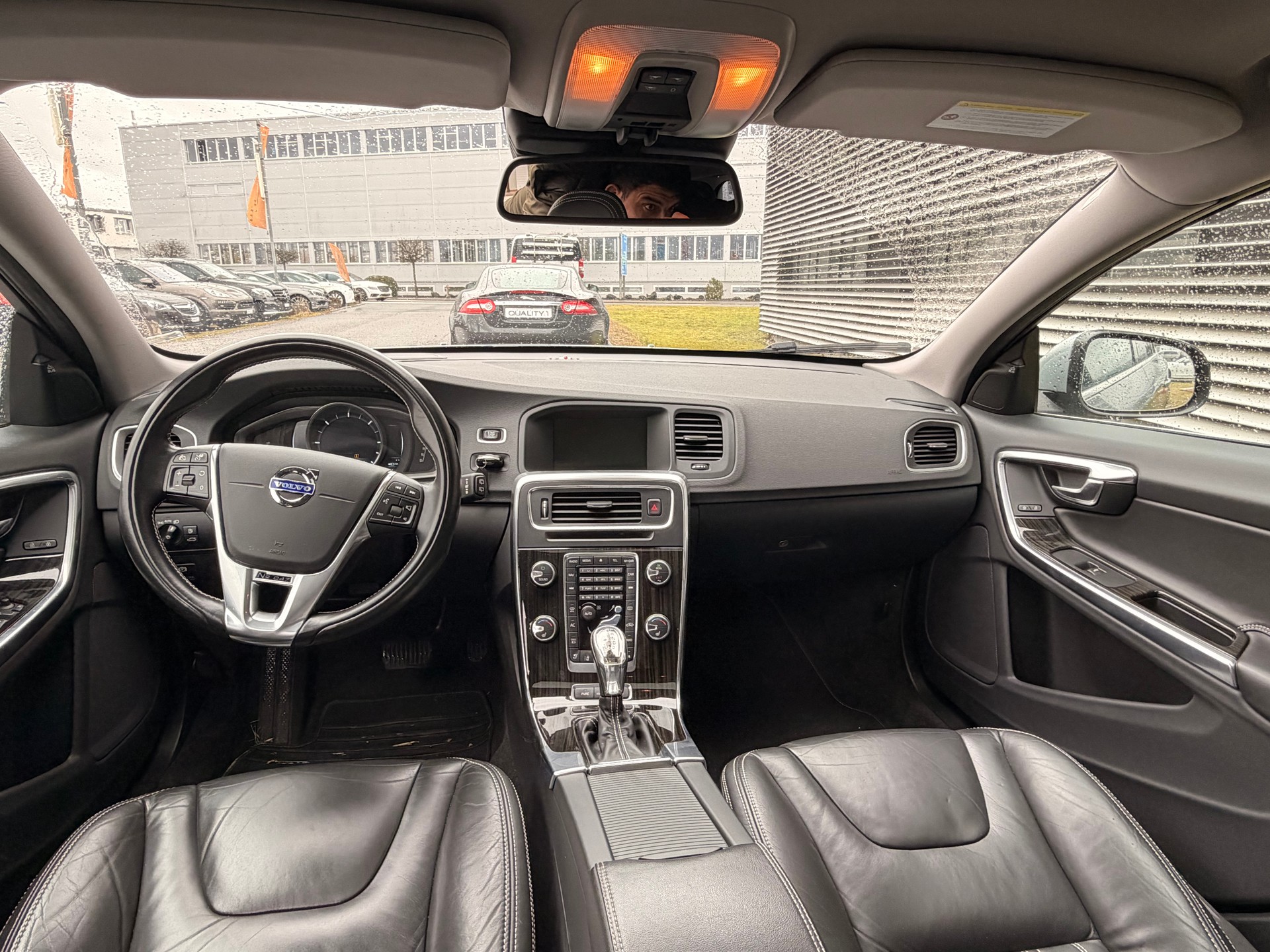 VOLVO V60 D6 AWD Plug-in Hybrid Pure Limited Geartronic-image-7