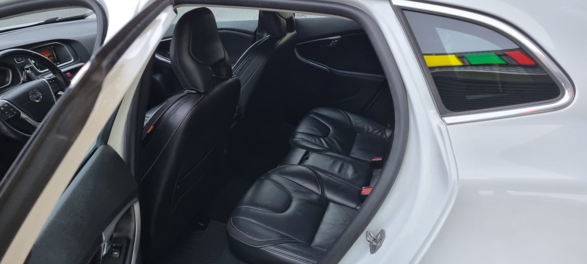 VOLVO V40 D4 OceanRace Geartronic-image-6