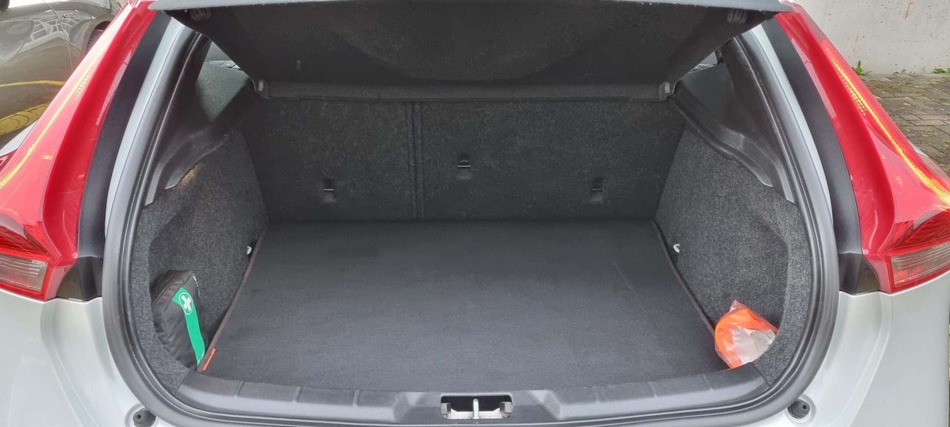 VOLVO V40 D4 OceanRace Geartronic-image-9