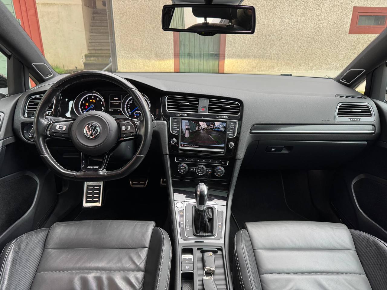 VW Golf Variant 2.0 TSI R 4 Motion DSG-image-10