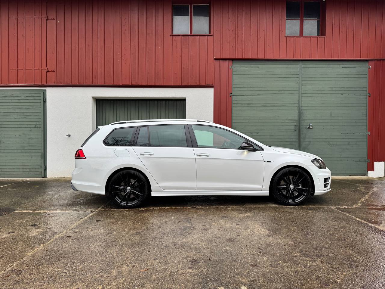 VW Golf Variant 2.0 TSI R 4 Motion DSG-image-3