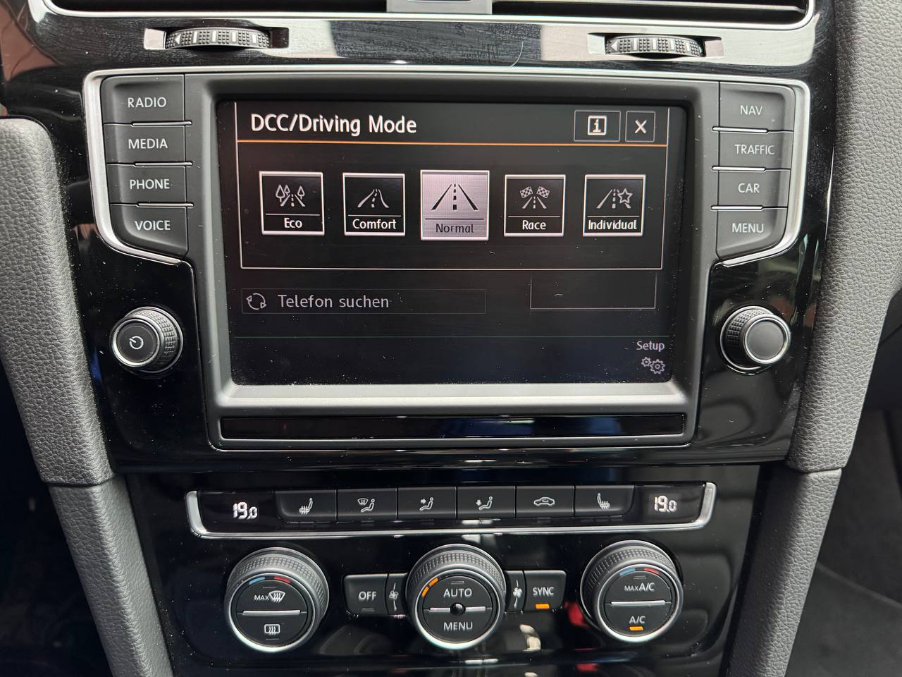 VW Golf Variant 2.0 TSI R 4 Motion DSG-image-15