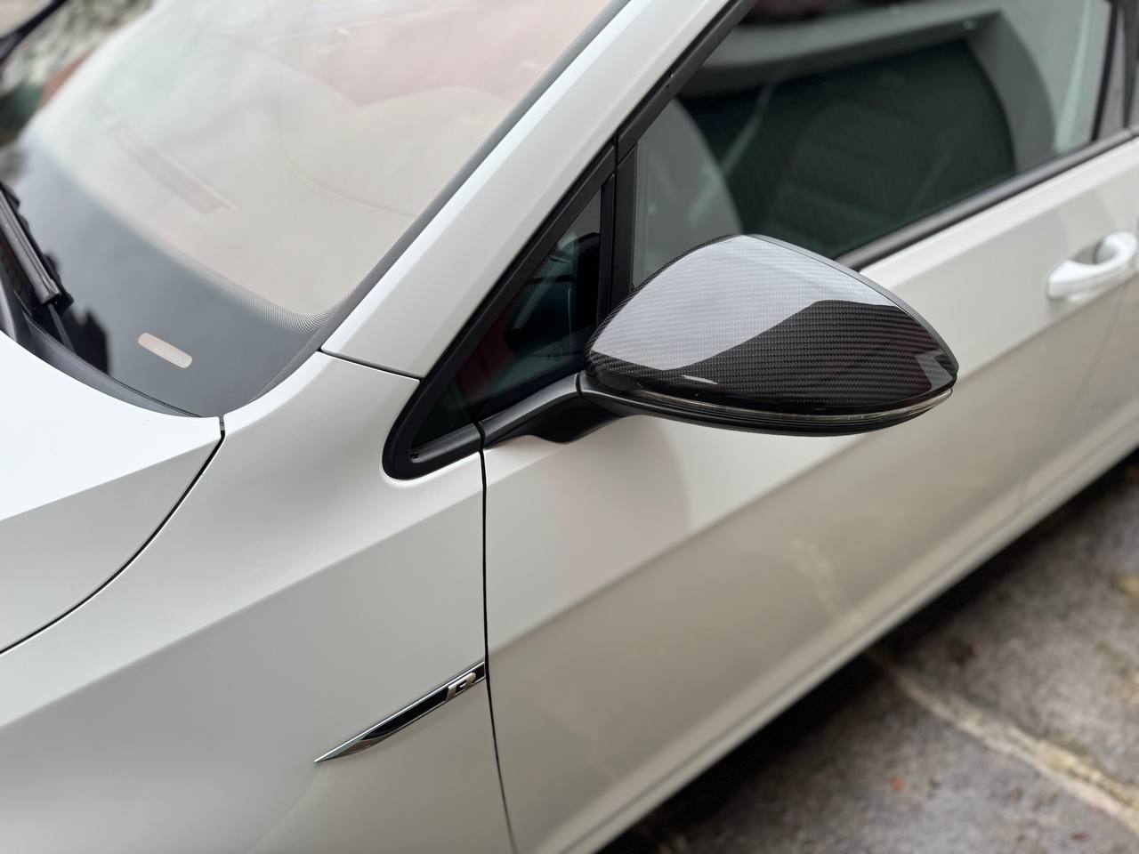 VW Golf Variant 2.0 TSI R 4 Motion DSG-image-14