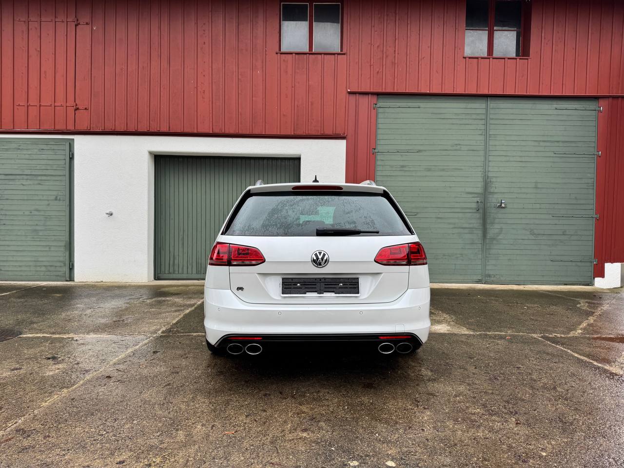 VW Golf Variant 2.0 TSI R 4 Motion DSG-image-2
