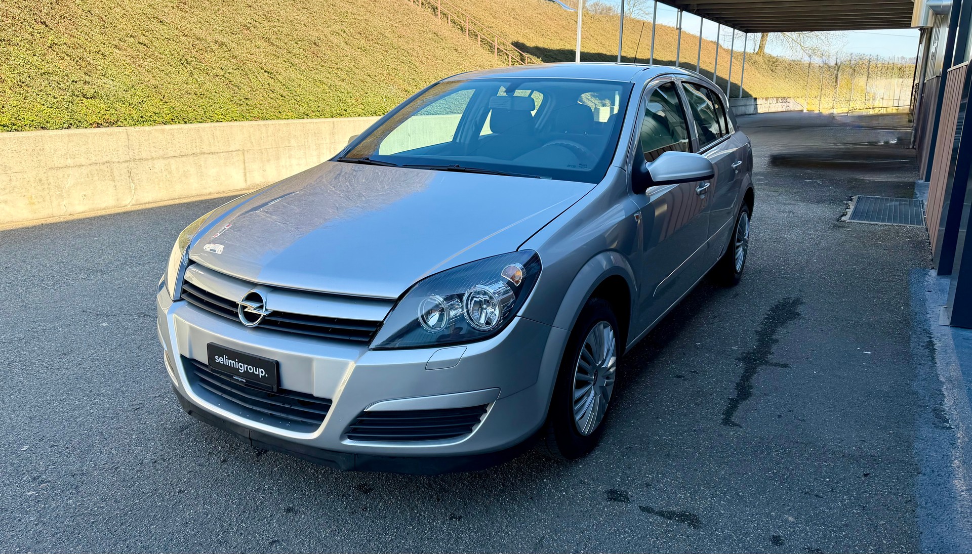 OPEL Astra 1.8i 16V Essentia-image-1