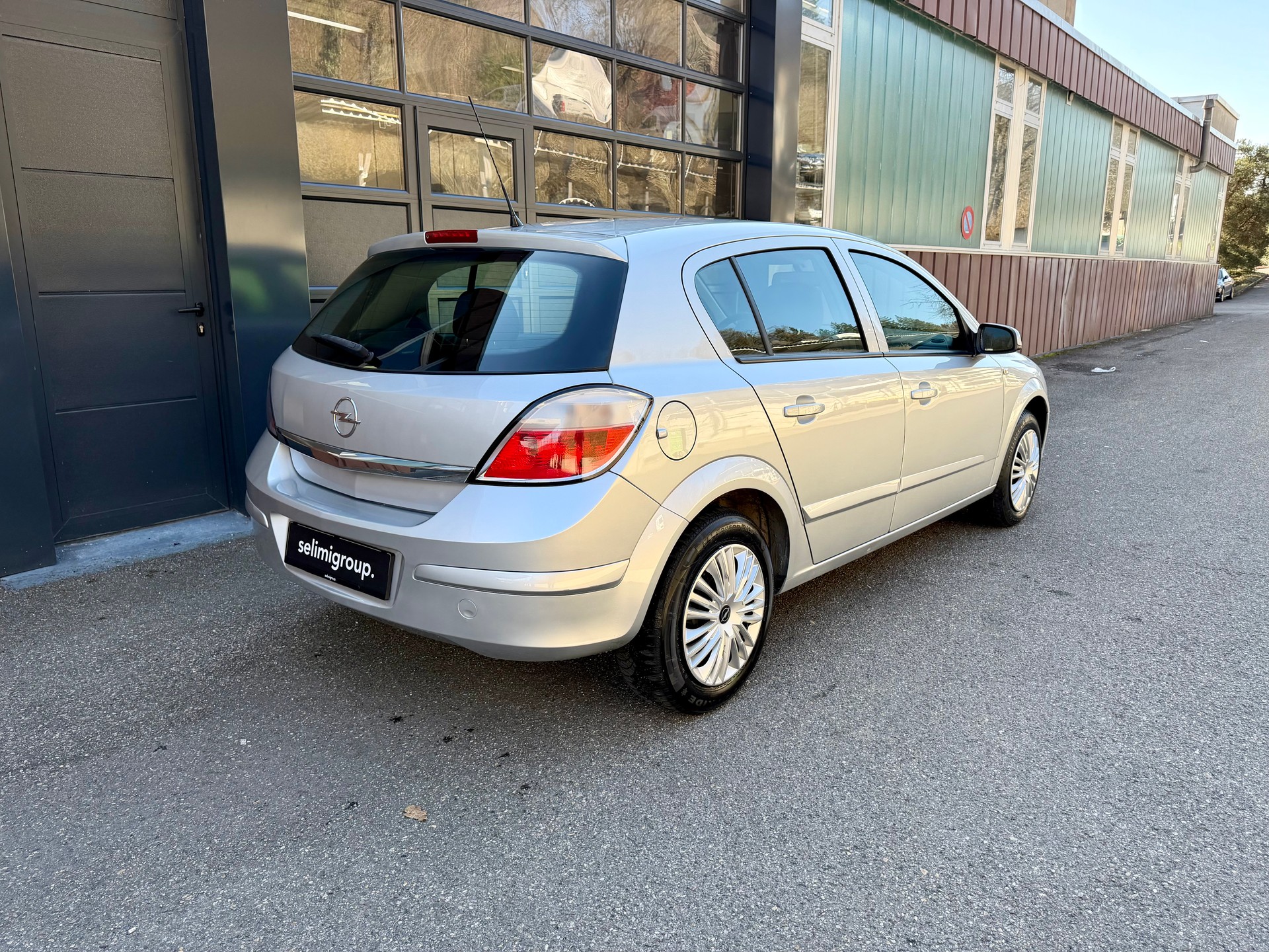 OPEL Astra 1.8i 16V Essentia-image-3