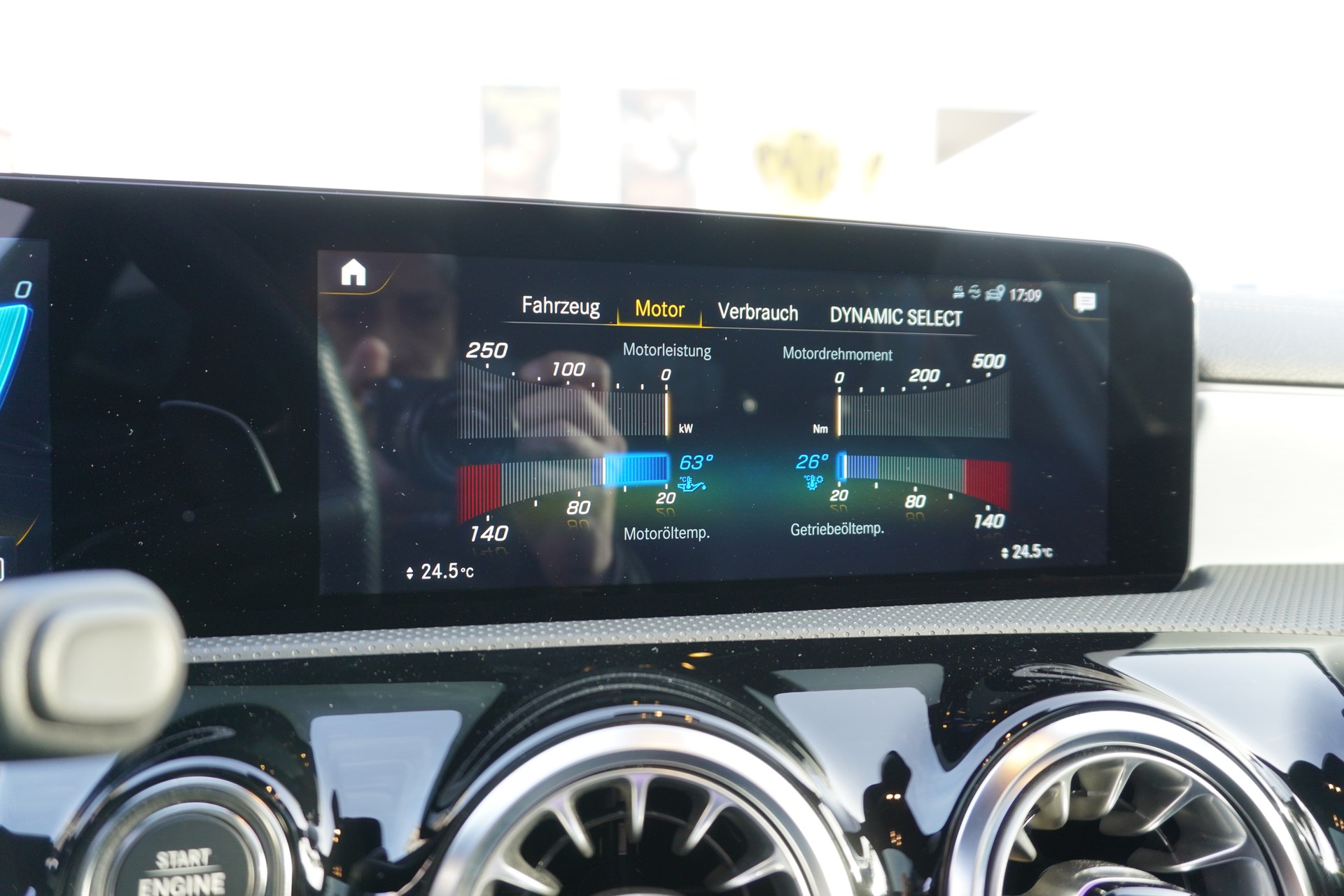 MERCEDES-BENZ A 35 AMG 4Matic Speedshift-image-28