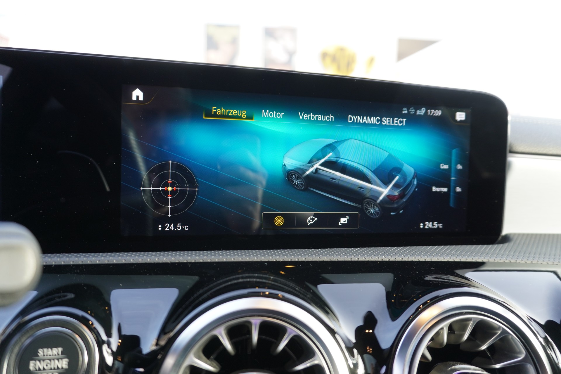 MERCEDES-BENZ A 35 AMG 4Matic Speedshift-image-27