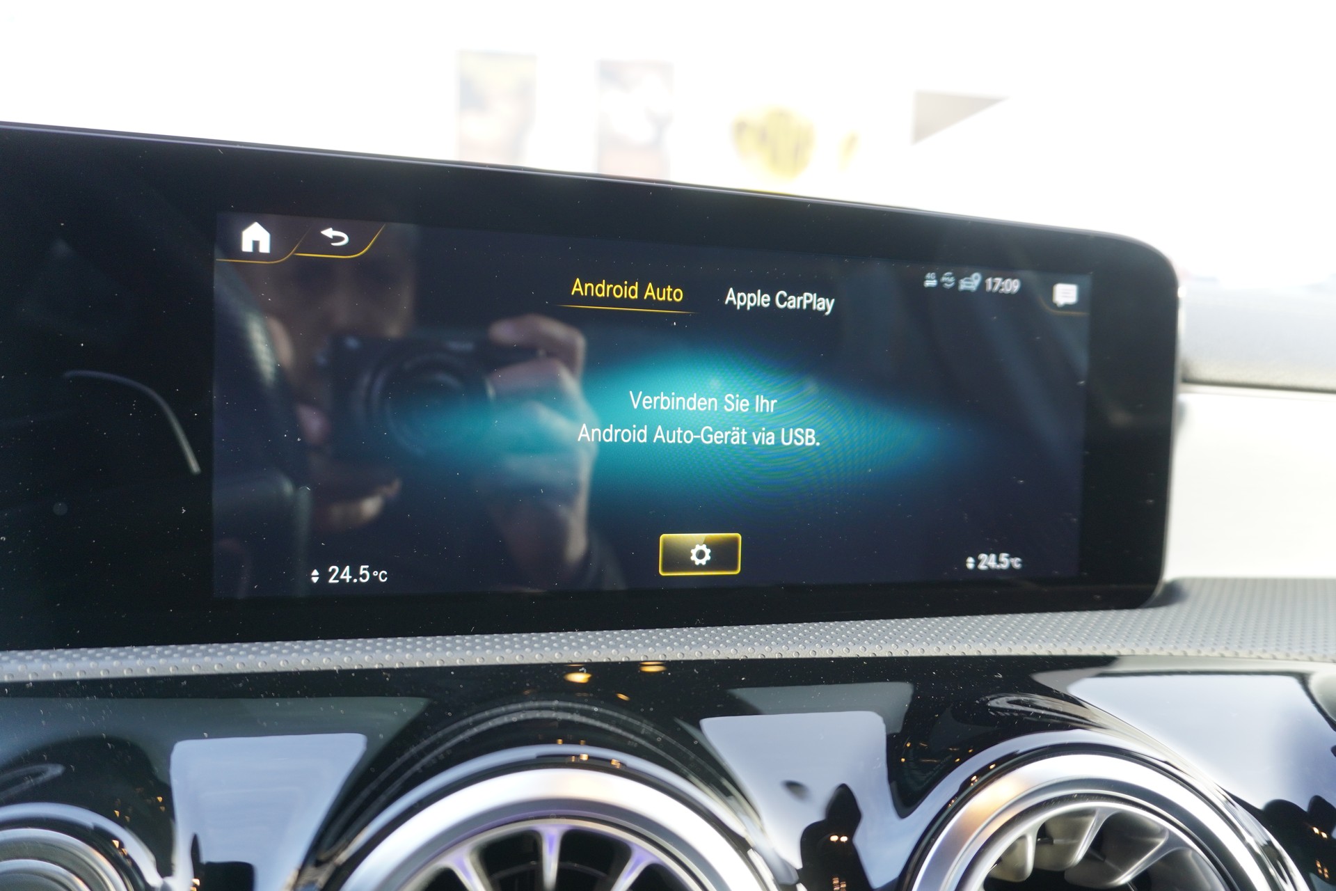 MERCEDES-BENZ A 35 AMG 4Matic Speedshift-image-29