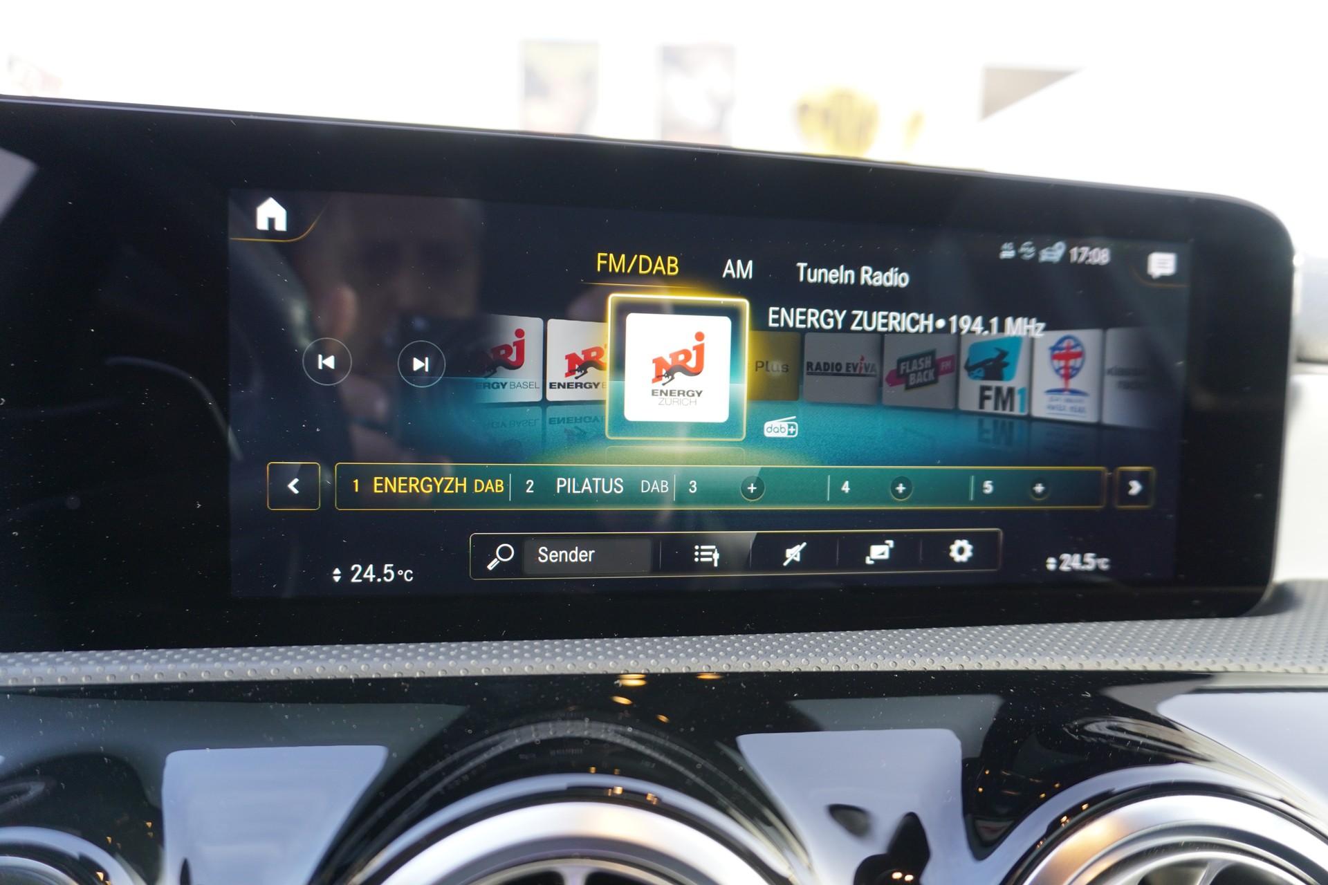 MERCEDES-BENZ A 35 AMG 4Matic Speedshift-image-24