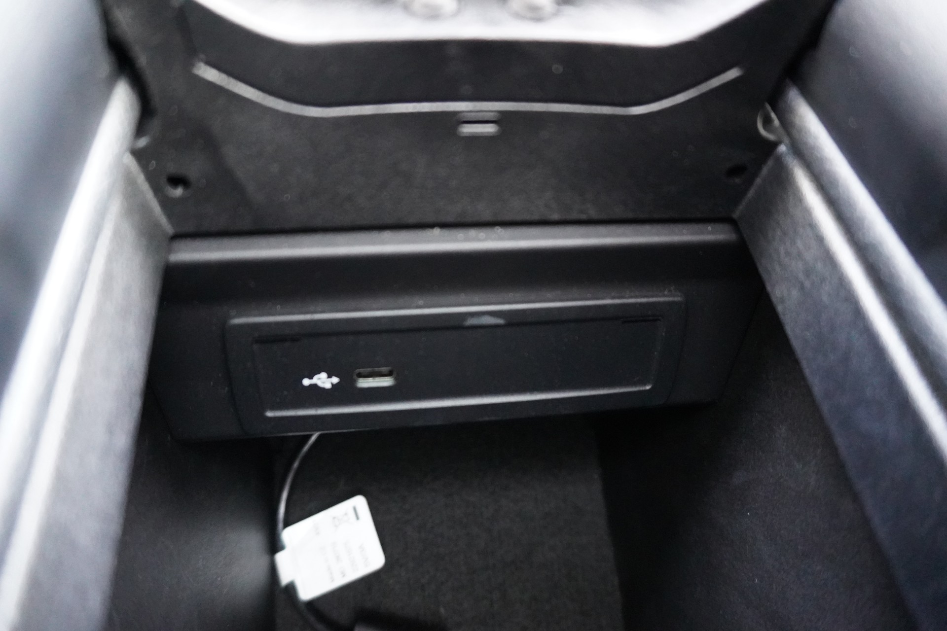 MERCEDES-BENZ A 35 AMG 4Matic Speedshift-image-39