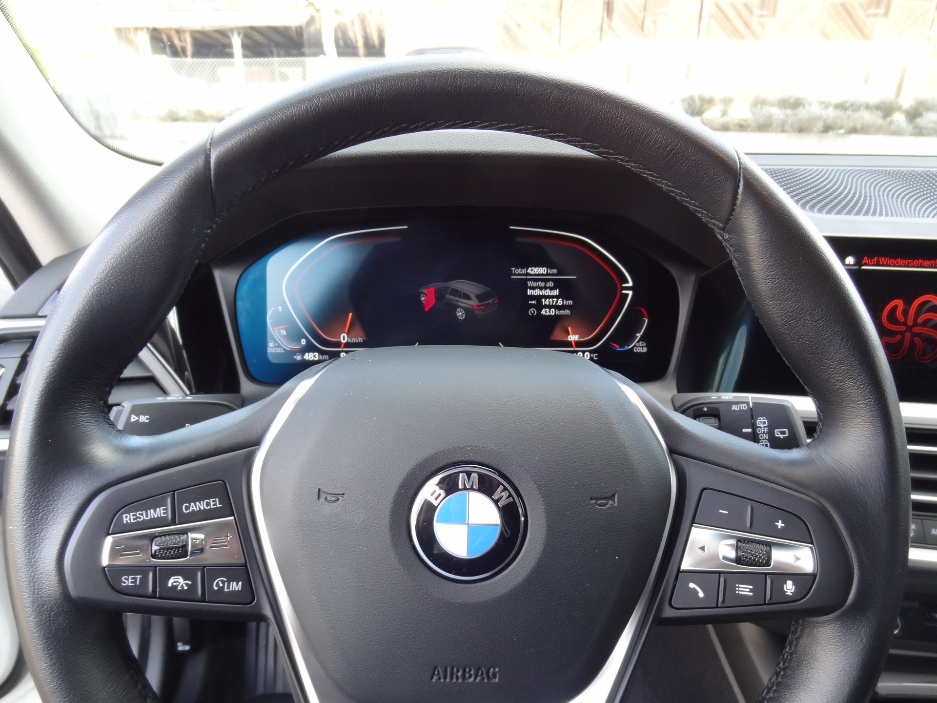 BMW 320d xDrive 48V Touring Steptronic-image-6