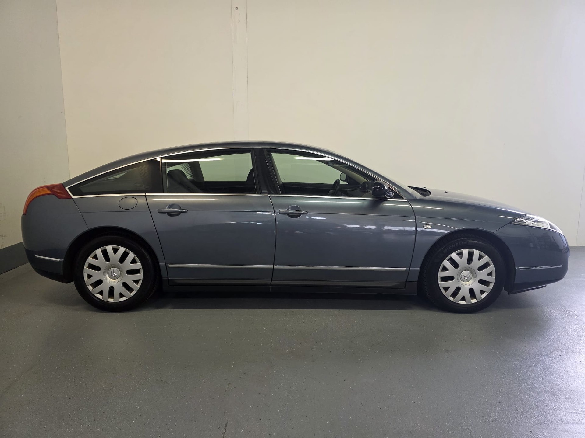 CITROEN C6 Sedan 2.7 HDi V6 Exclusive Automatic-image-6