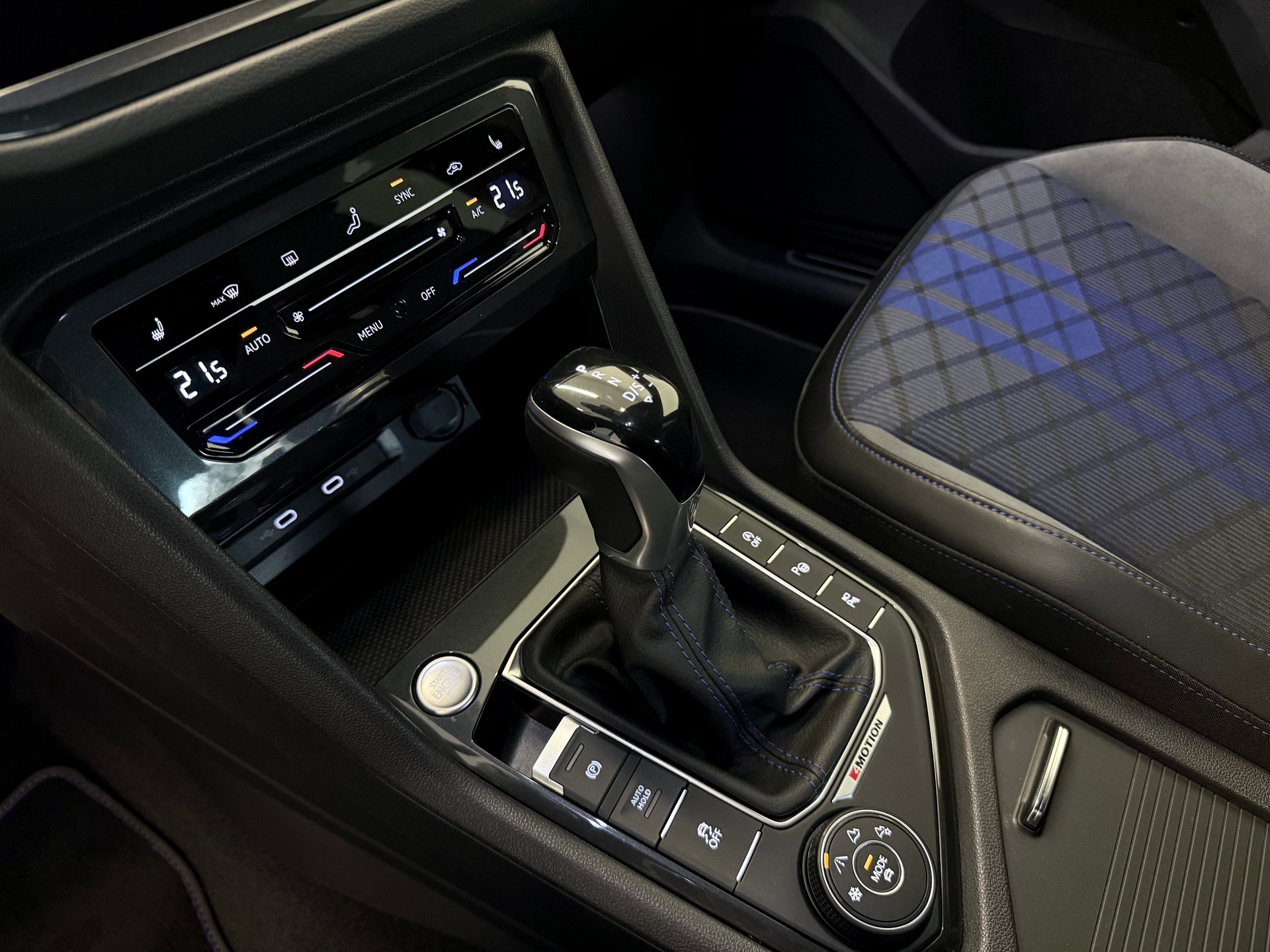 VW Tiguan 2.0TSI R 4Motion DSG-image-25