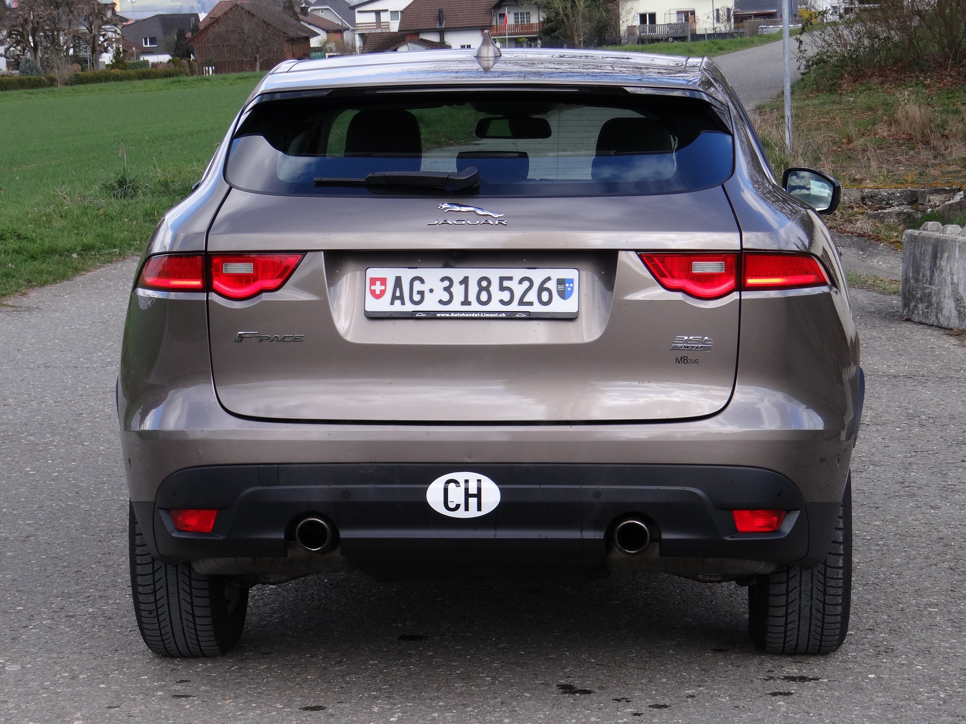 JAGUAR F-Pace 3.0 V6 Portfolio AWD Automatik-image-6