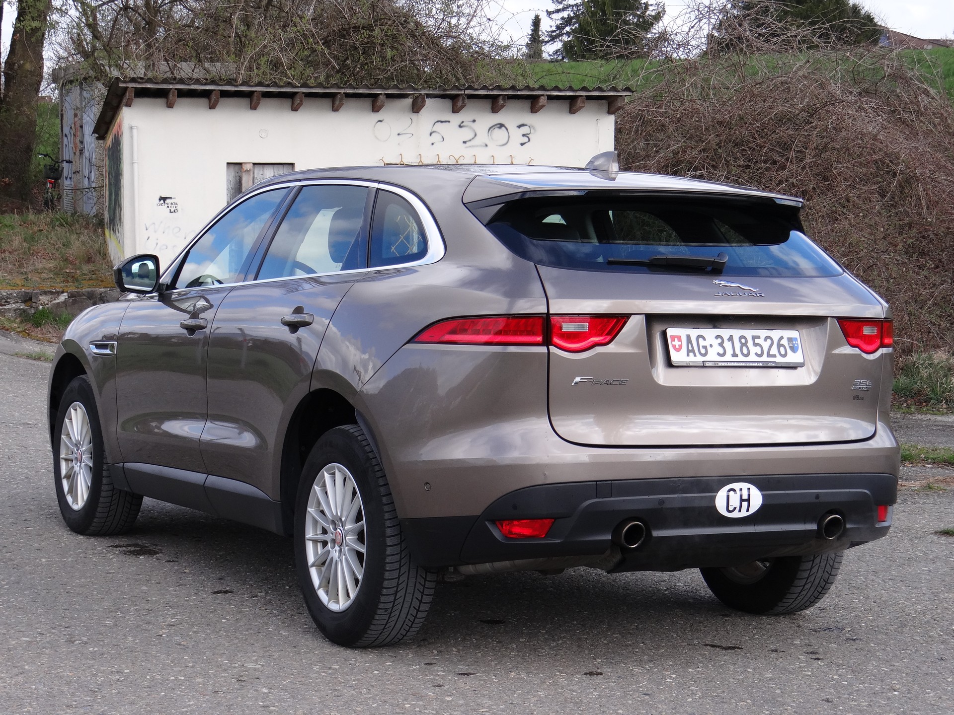 JAGUAR F-Pace 3.0 V6 Portfolio AWD Automatik-image-7