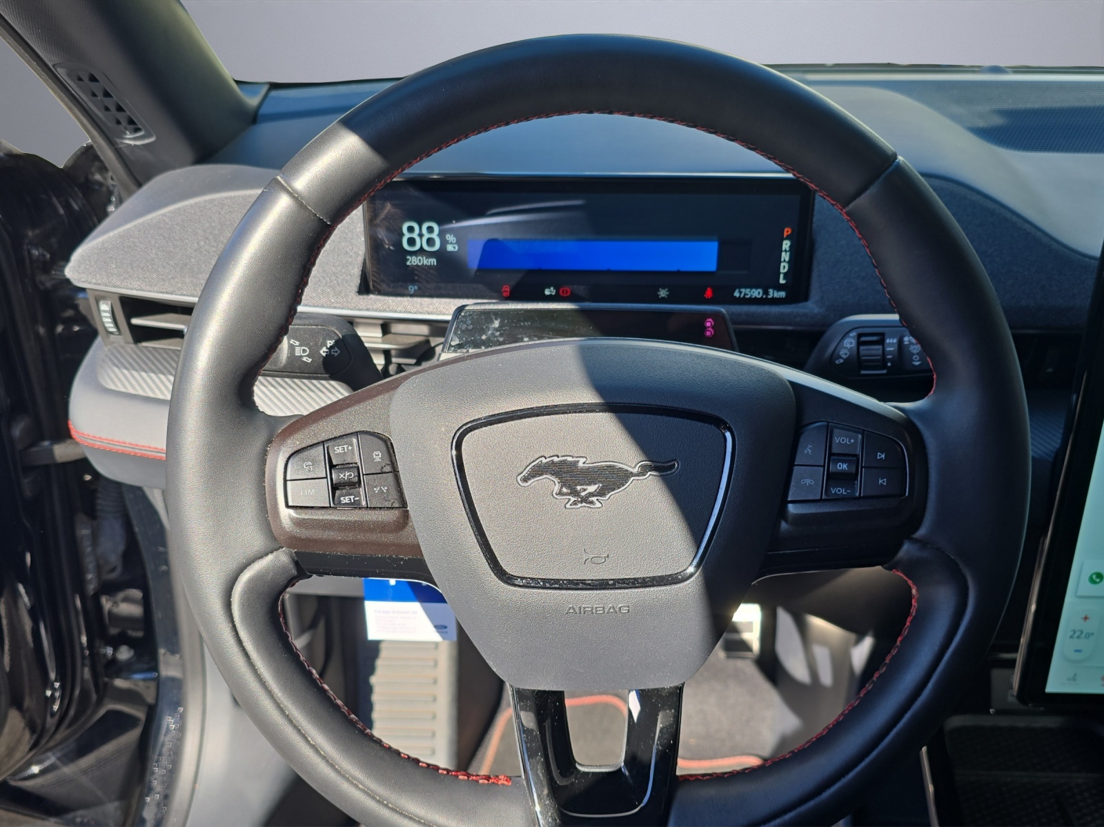 FORD Mustang Mach-E Standard AWD-image-5