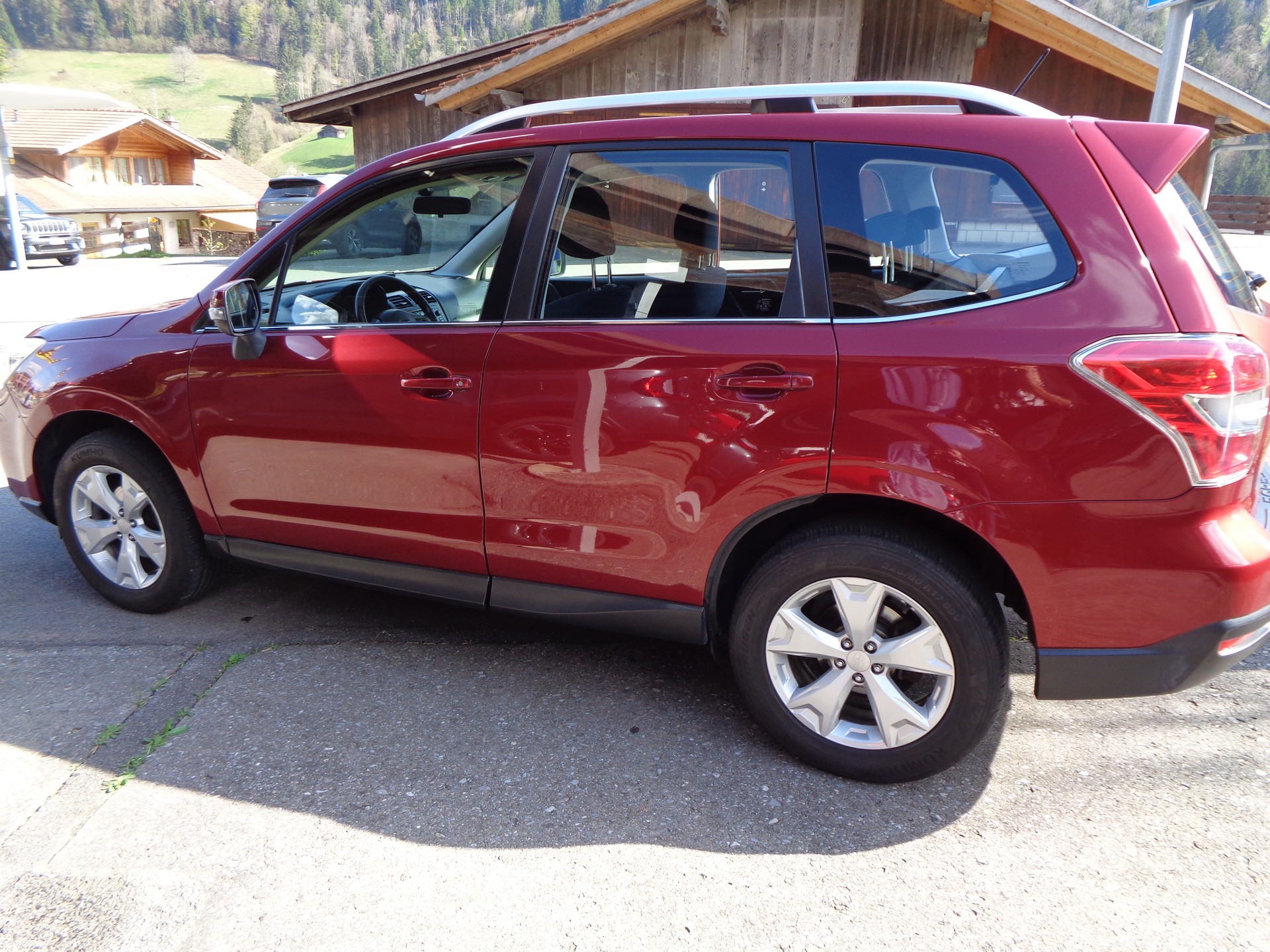 SUBARU Forester 2.0i Swiss Lineartronic-image-2