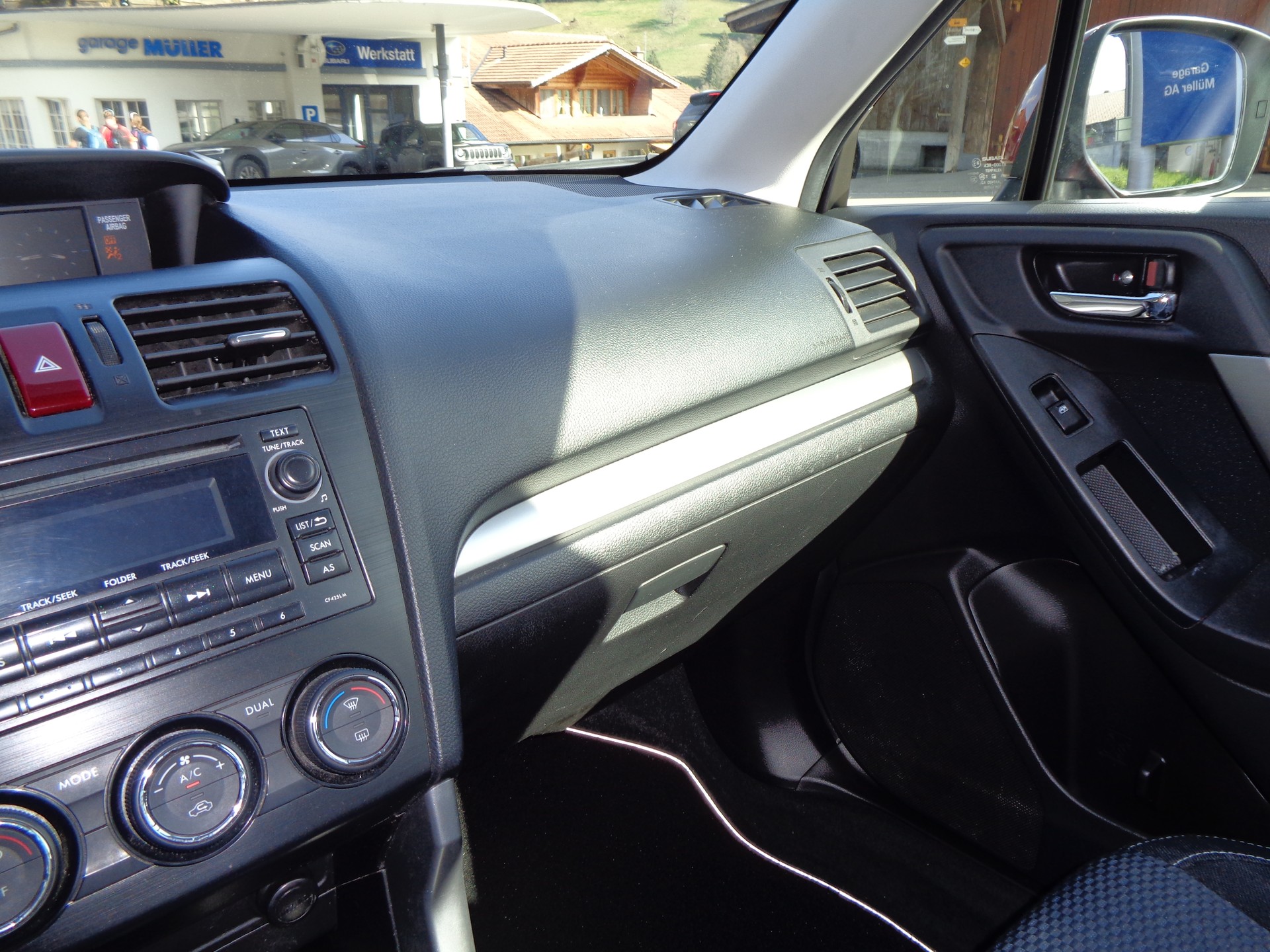SUBARU Forester 2.0i Swiss Lineartronic-image-12