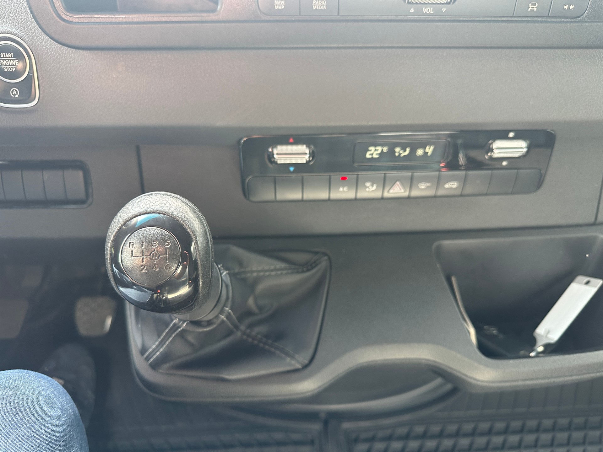MERCEDES-BENZ Sprinter 314 CDI Standard-image-17