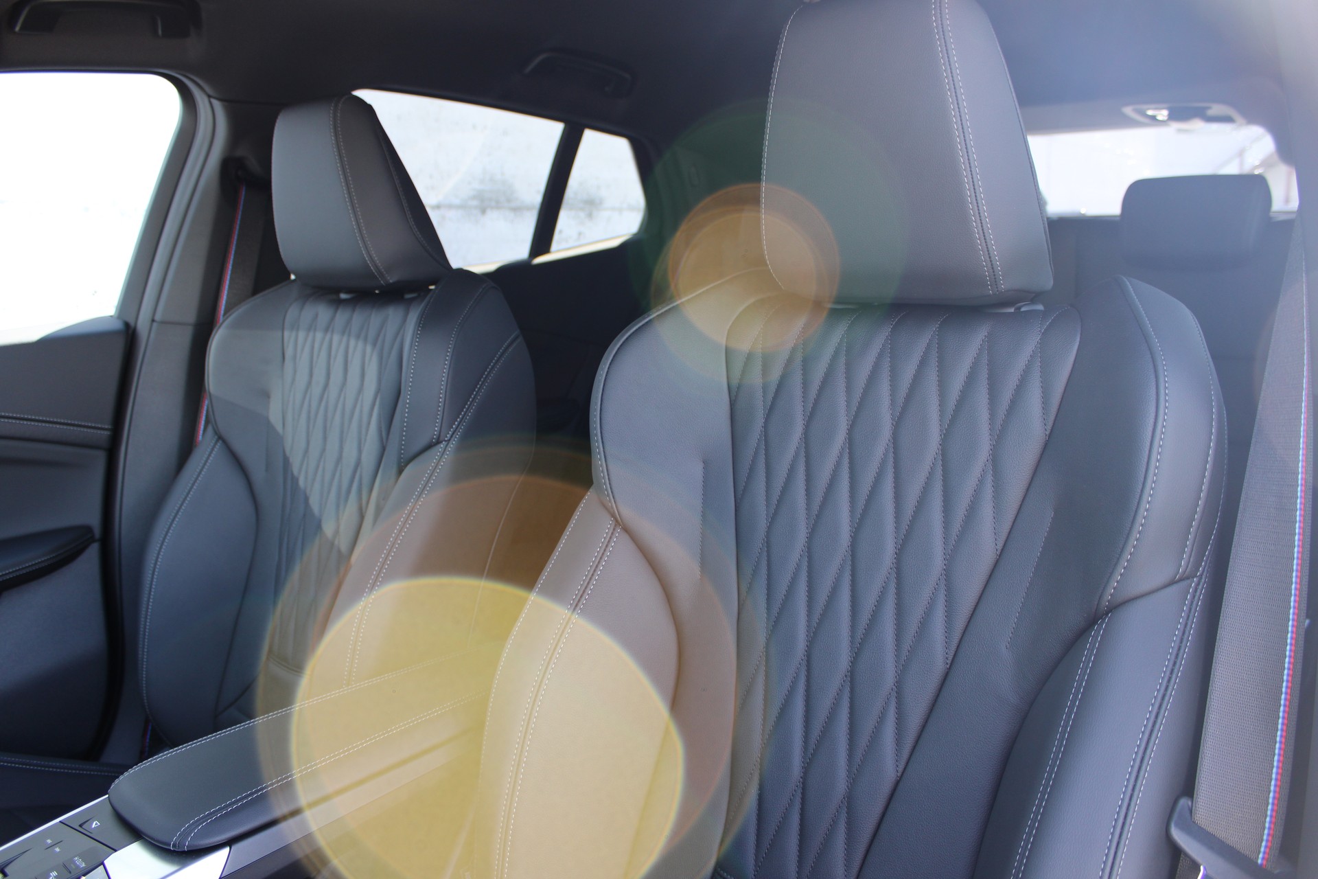 BMW iX2 xDrive 30 M Sport Pro-image-12