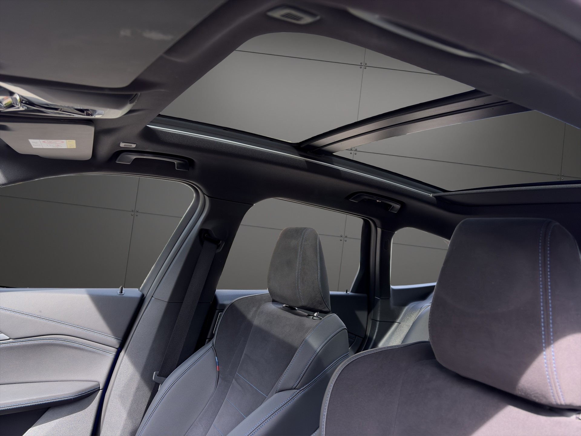 BMW X1 xDrive 23i 48V M Sport-image-10