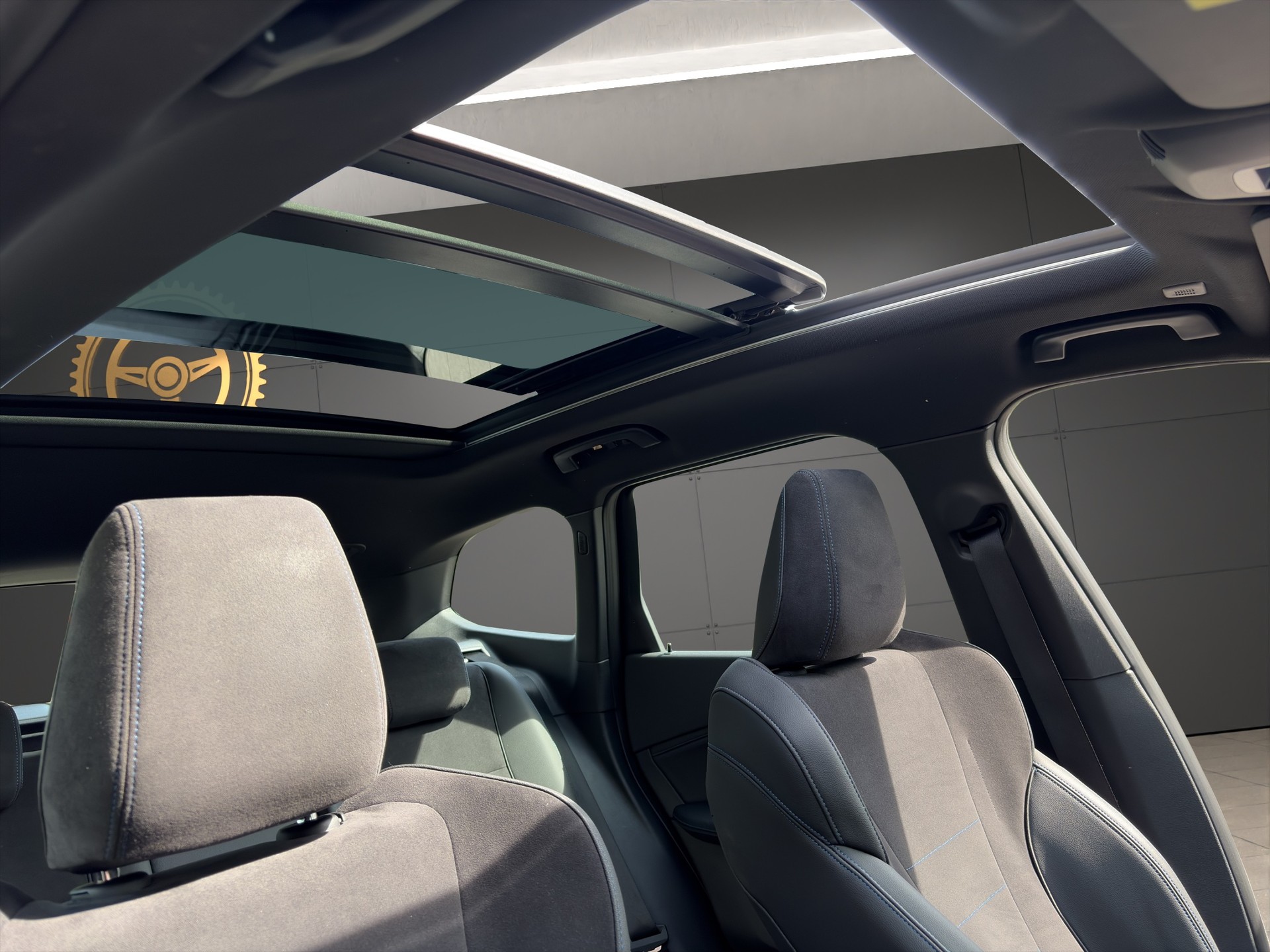 BMW X1 xDrive 23i 48V M Sport-image-15