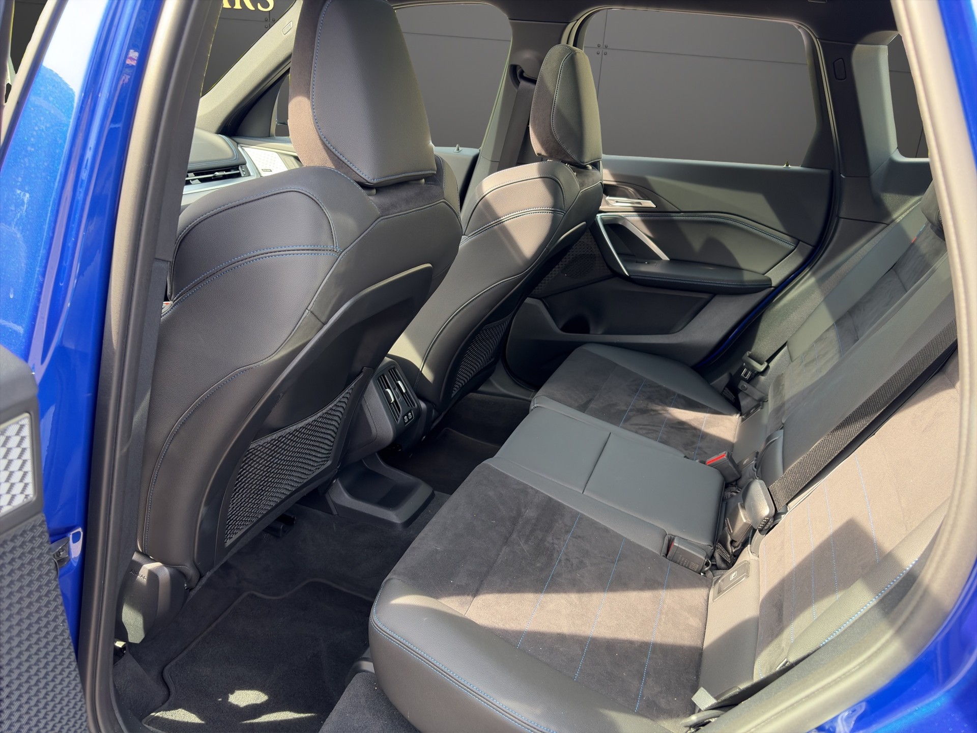 BMW X1 xDrive 23i 48V M Sport-image-11