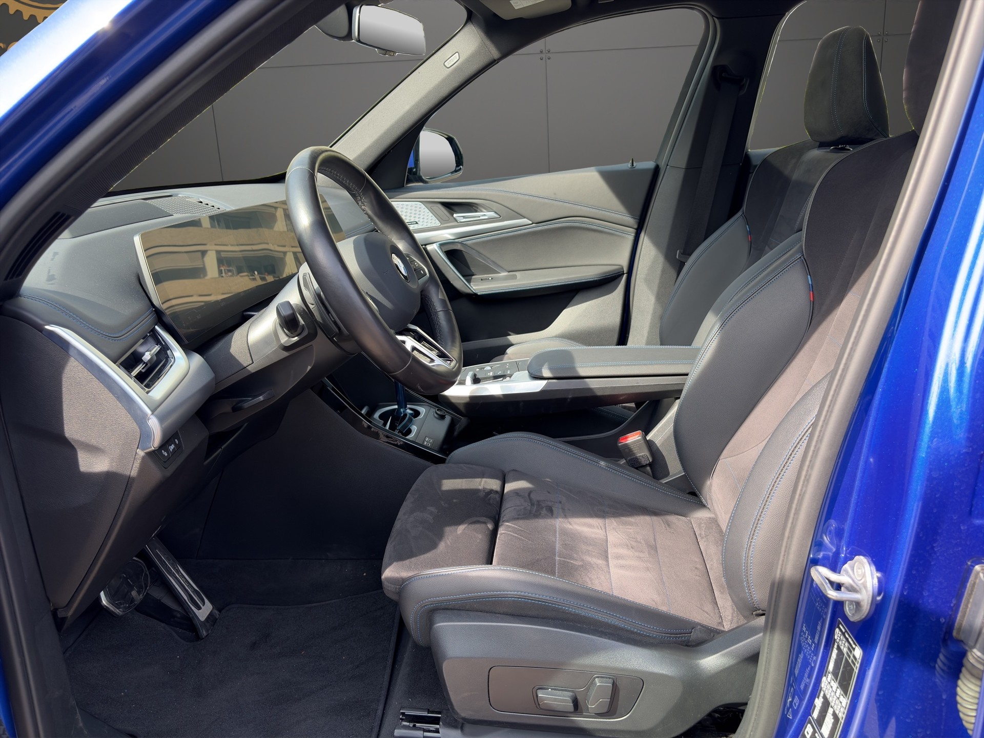 BMW X1 xDrive 23i 48V M Sport-image-8