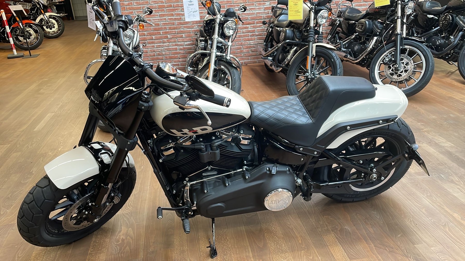 HARLEY-DAVIDSON FXFBS Fat Bob 114-image-1