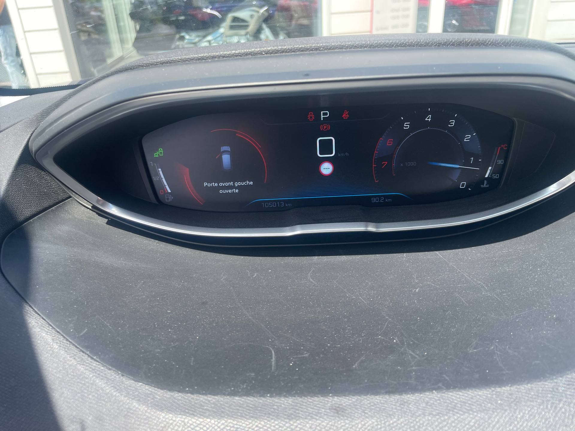 PEUGEOT 3008 1.6 THP Allure EAT-image-11