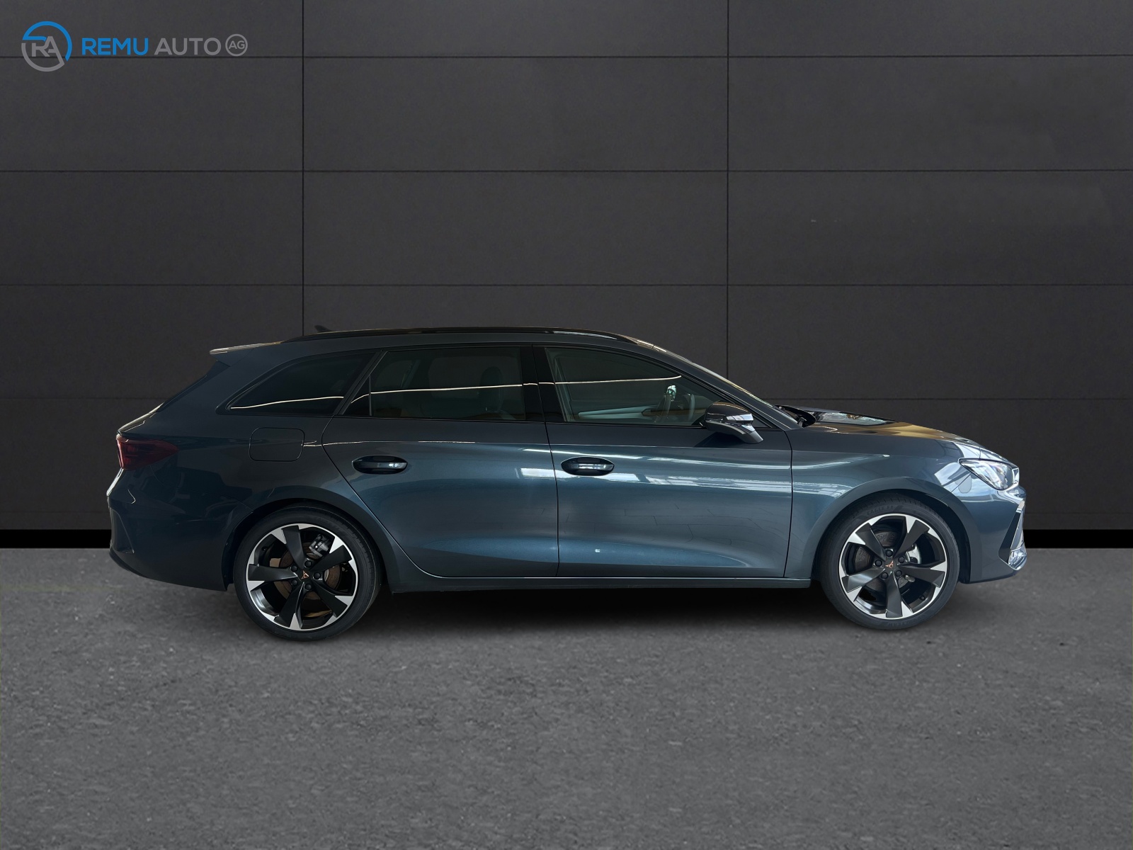 CUPRA LEON ST 1.5 eTSI DSG-showroom-element-1